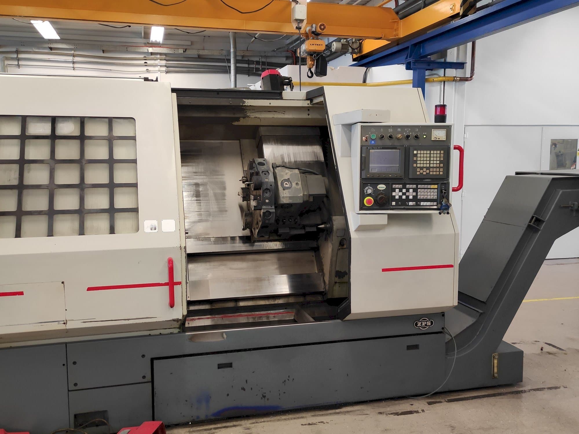 Vista Frontal da ZPS S-80/750 CNC máquina