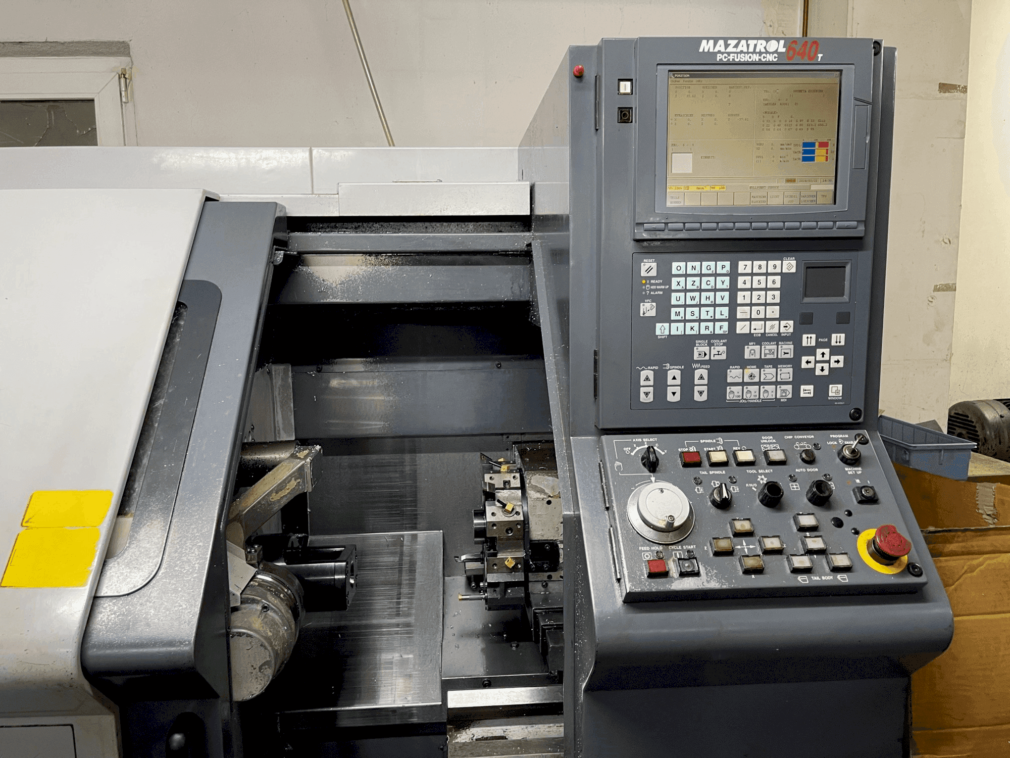 Vista Frontal da Mazak QUICK TURN 10 (2000) máquina