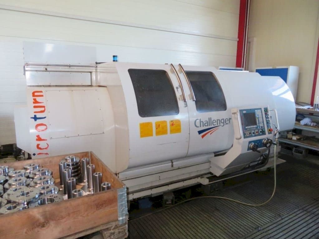 Vista Frontal da Challenger Microturn BNC 2680 máquina