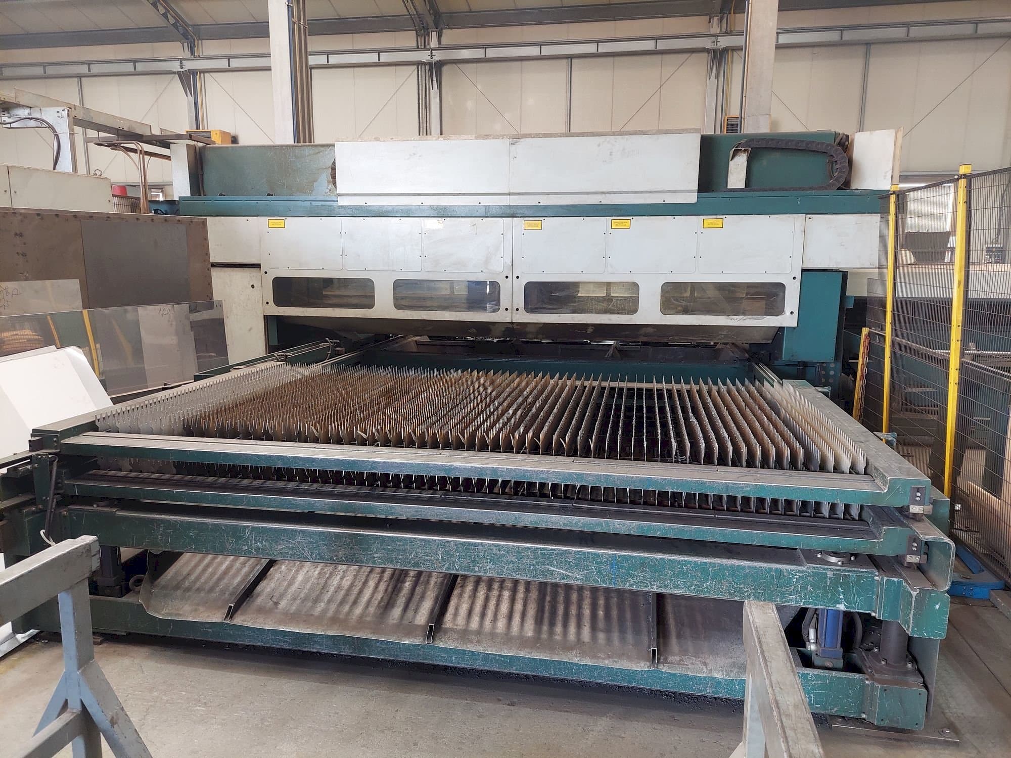 Vista Frontal da ADIGE LT COMBO máquina