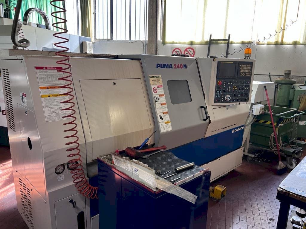 Vista Frontal da DAEWOO Puma 240M máquina