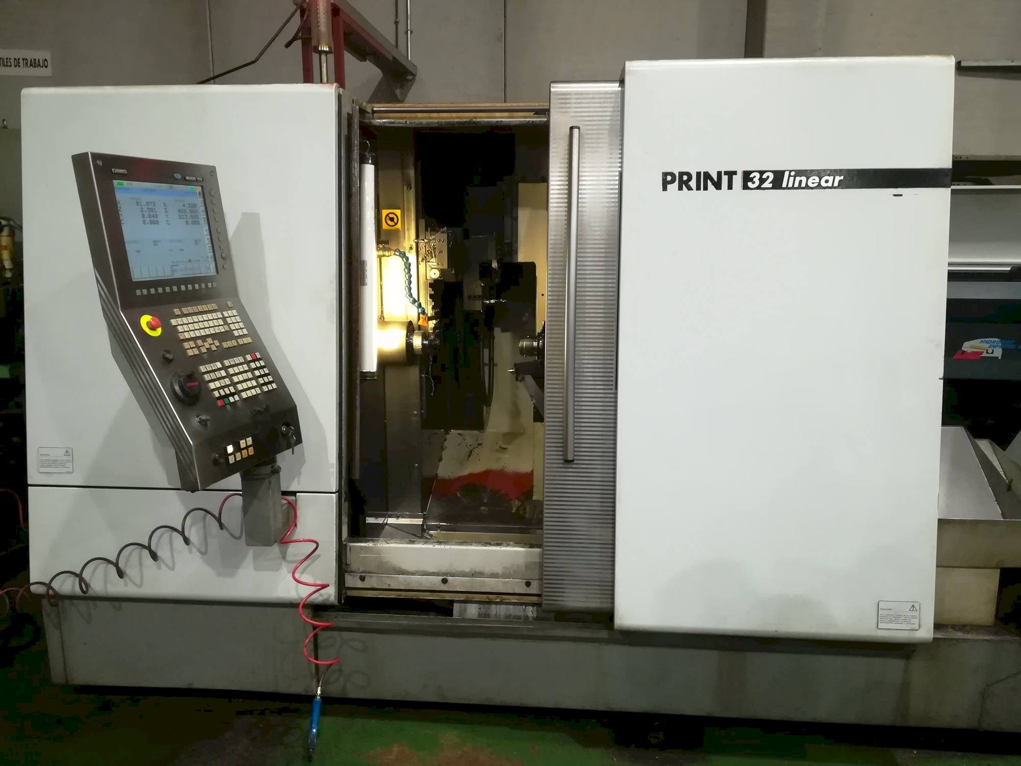 Vista Frontal  da Gildemeister Sprint 32 linear  máquina