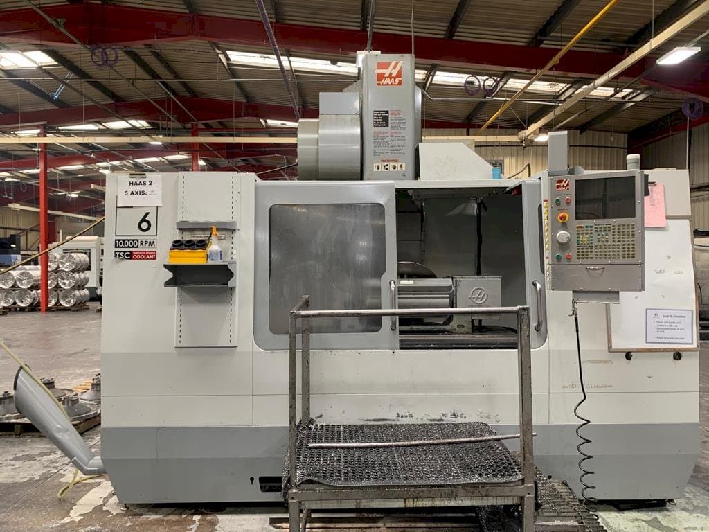 Vista Frontal da HAAS VF-6/40 máquina