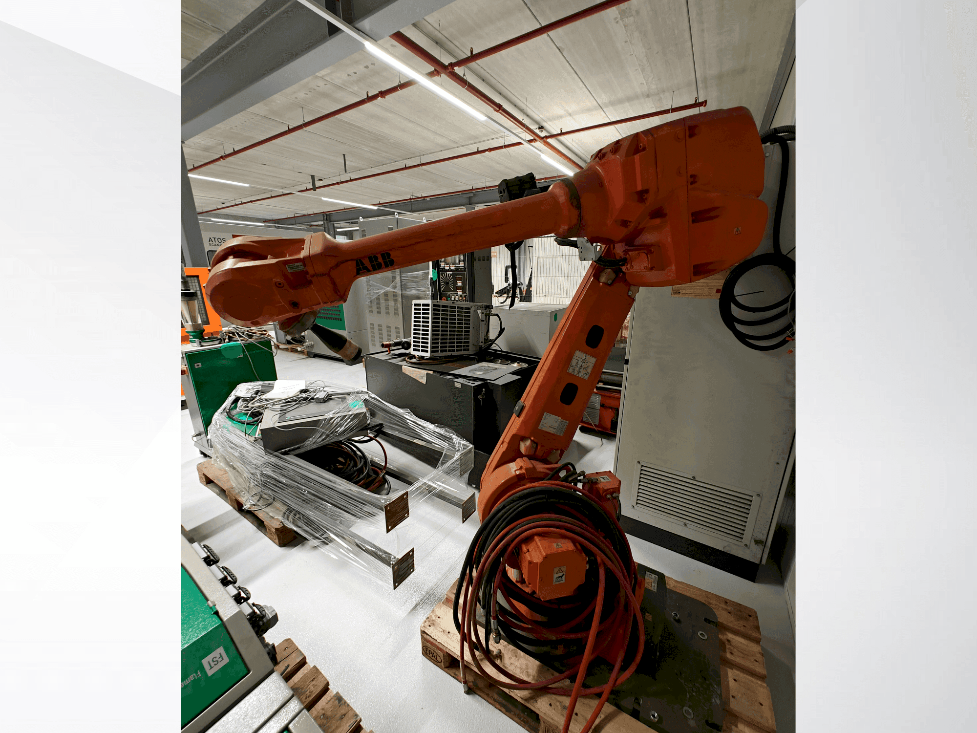 Vista Frontal  da ABB IRB 4600  máquina