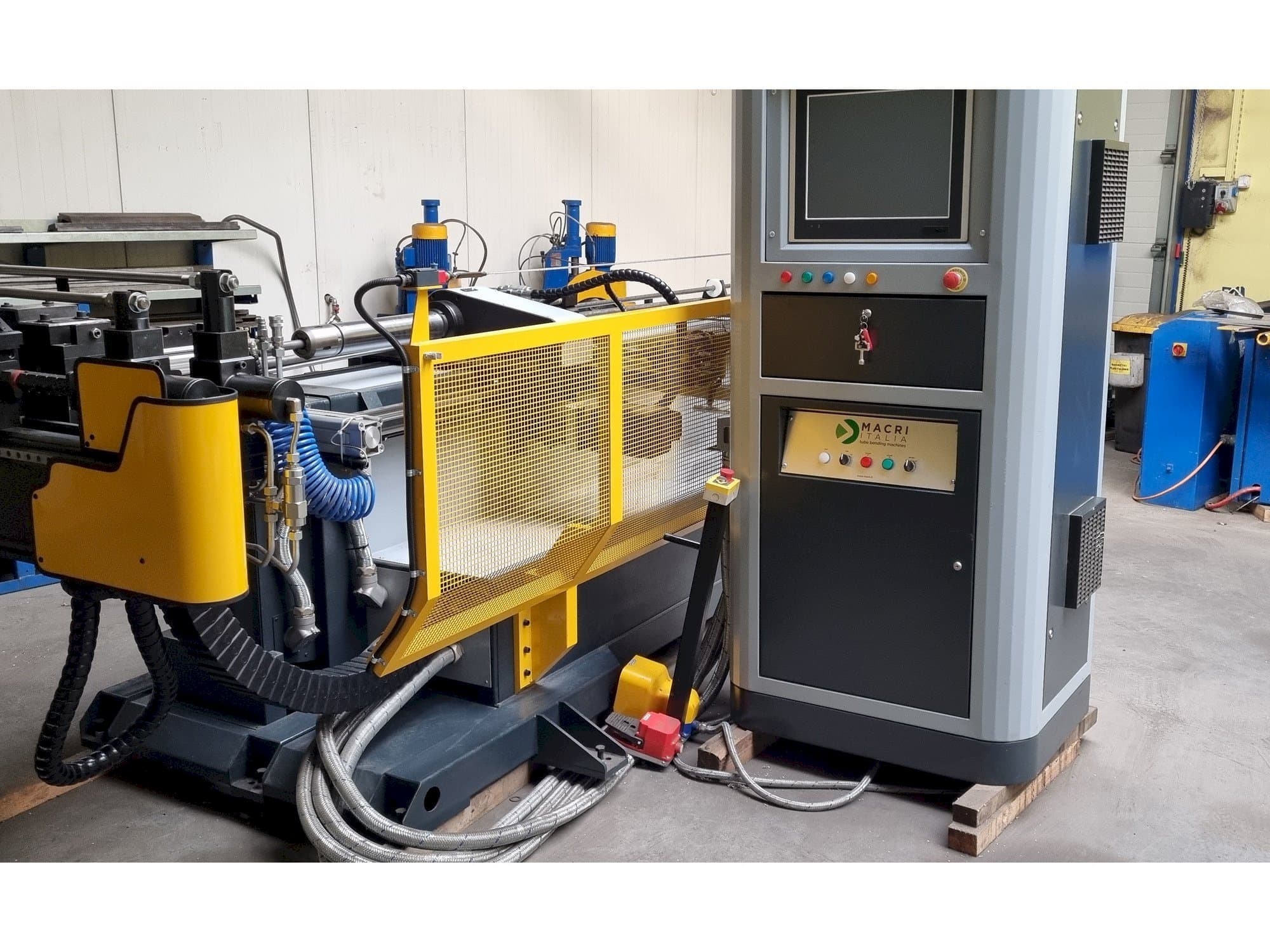 Vista Frontal da MACRI ITALIA PROVAR 6-45 U-D máquina