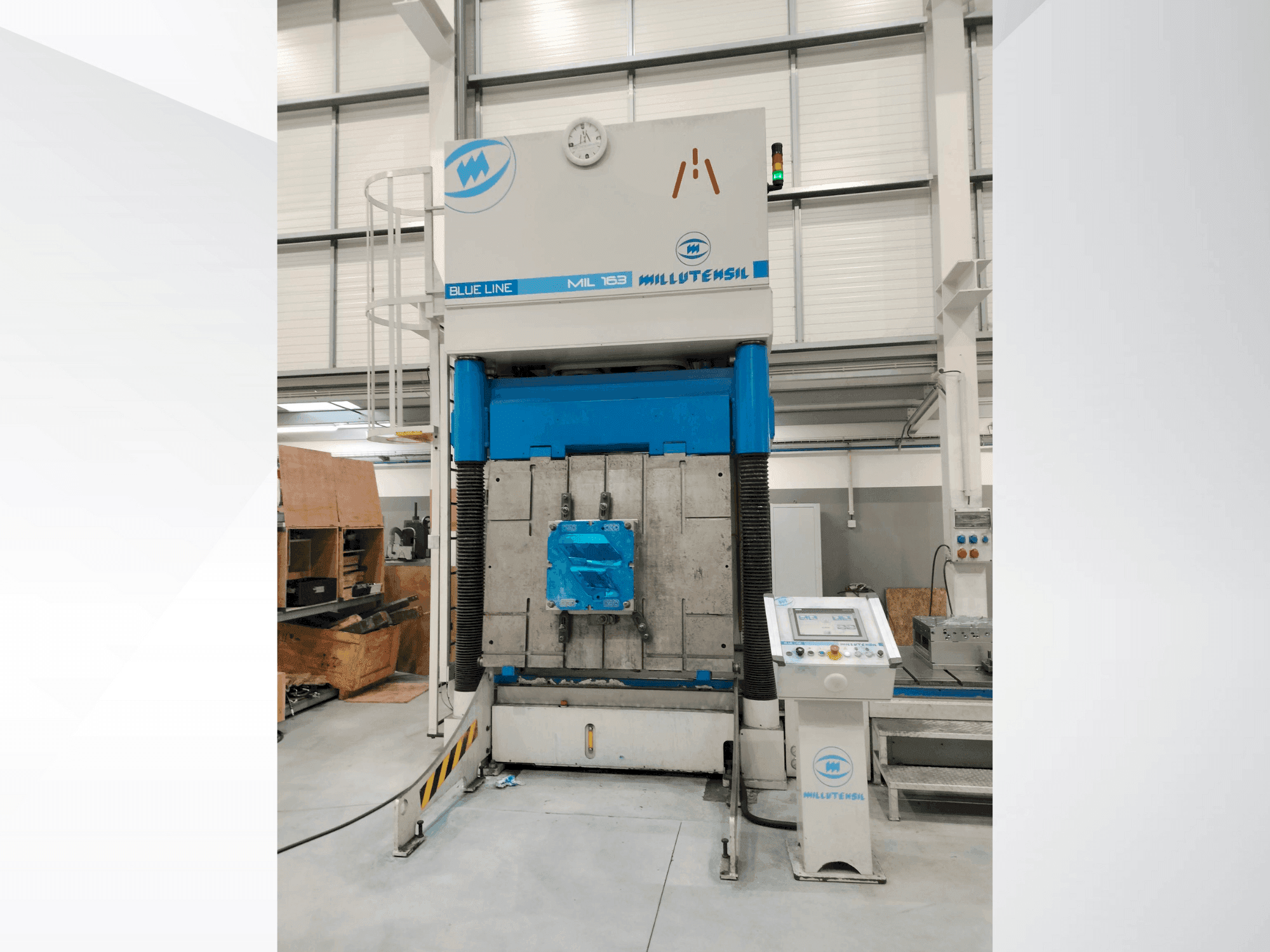 Vista Frontal da MILLUTENSIL MIL 163 máquina