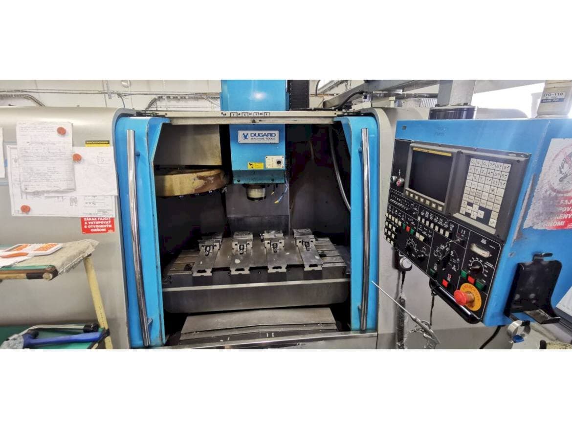 Vista Frontal  da Dugard									 EAGLE 1000 VMC-L  máquina