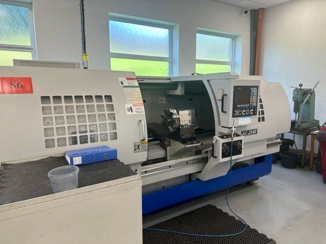 Vista Frontal da MASCUT AC-2580 máquina