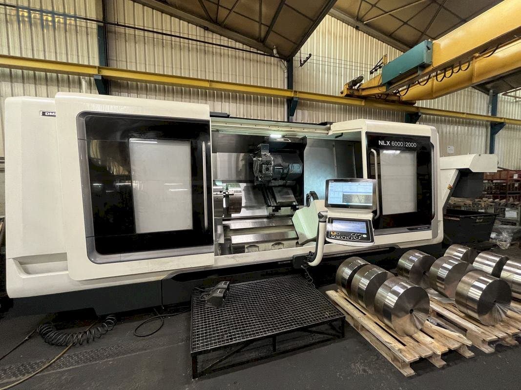 Vista Lateral Esquerda  da DMG MORI NLX 6000 | 2000  máquina