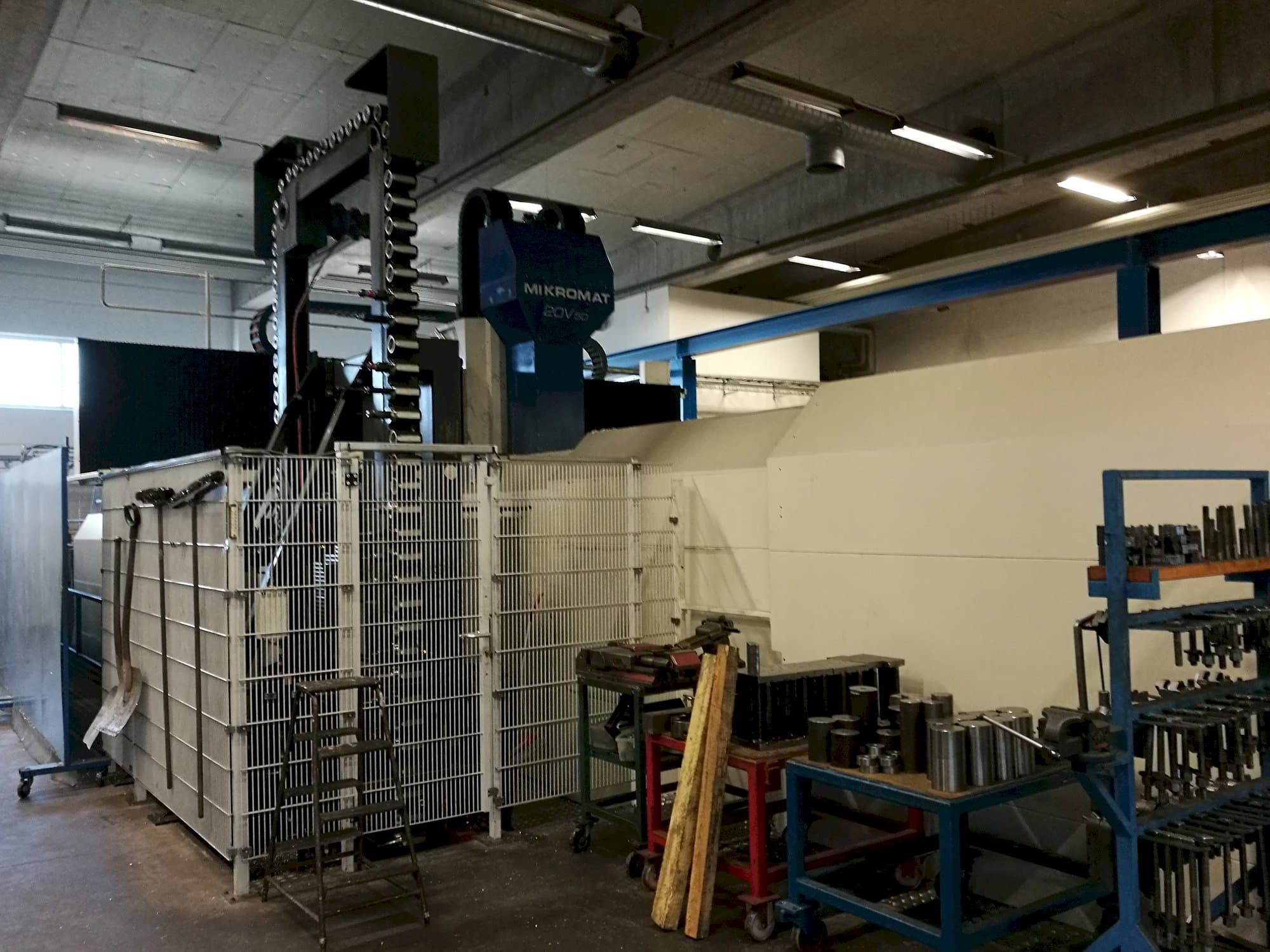 Detalhe  da MIKROMAT 20V 5D  máquina