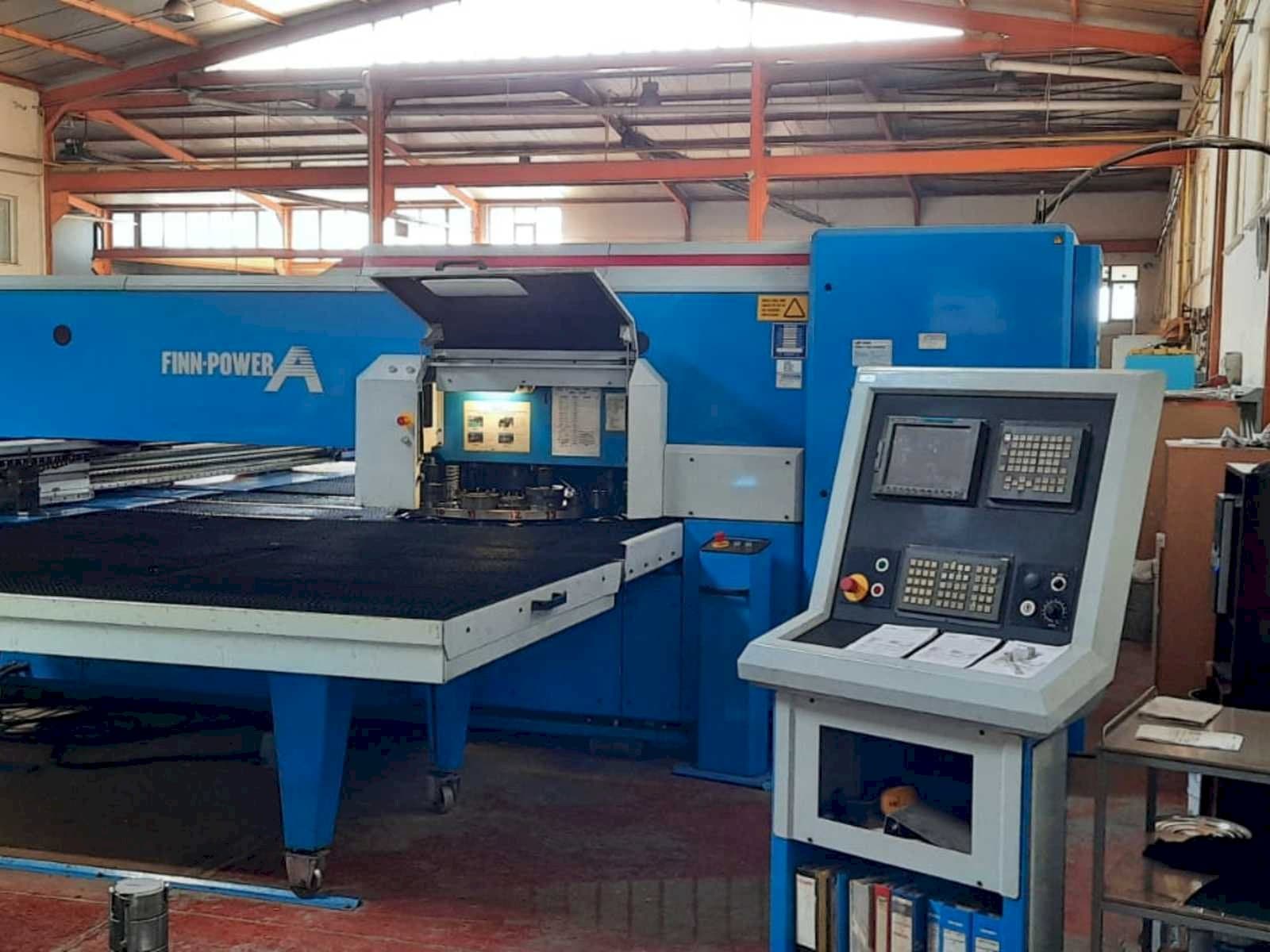 Vista Frontal da Finn-Power A525F máquina