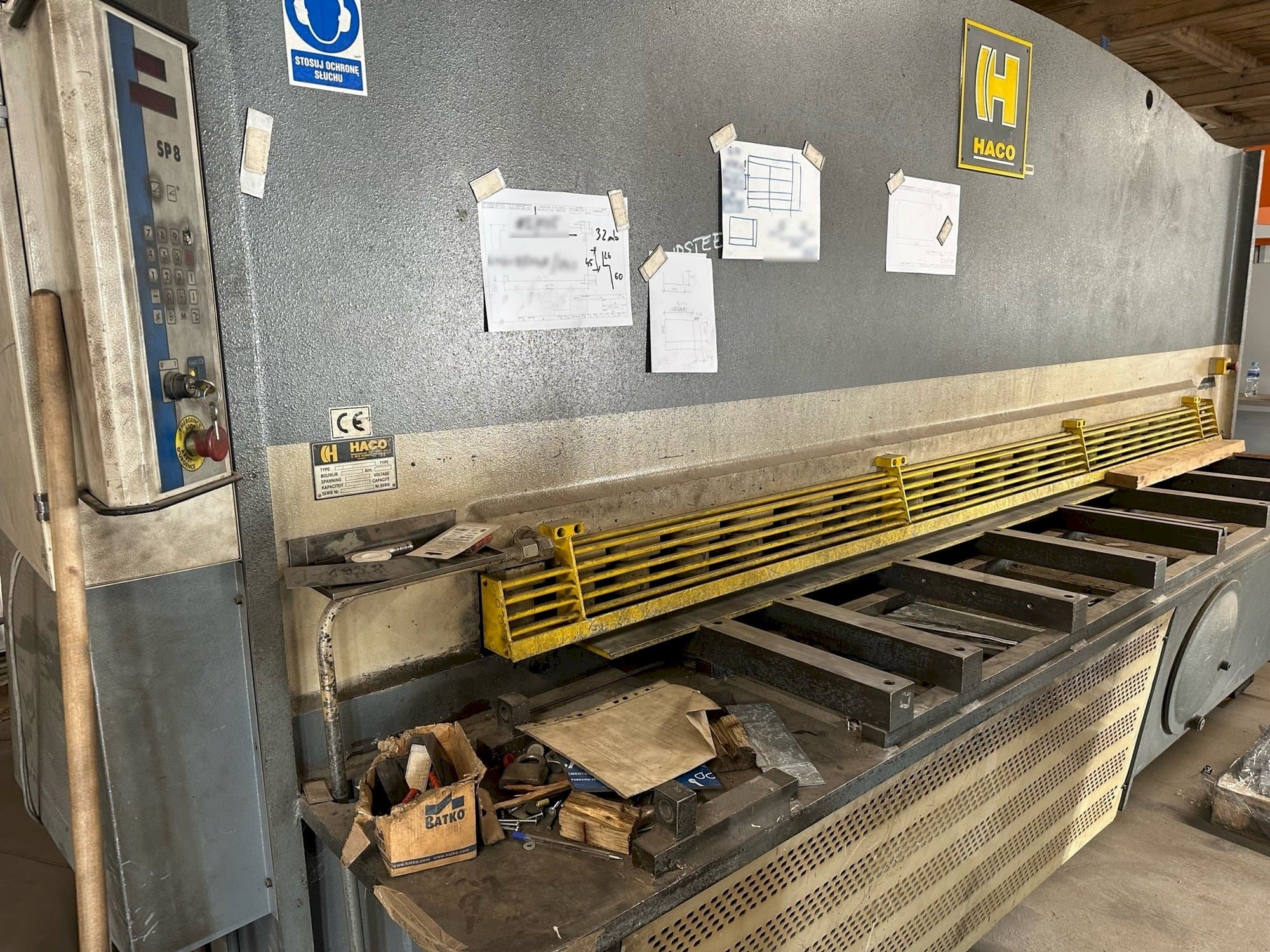 Vista Frontal da HACO TS 3012 máquina