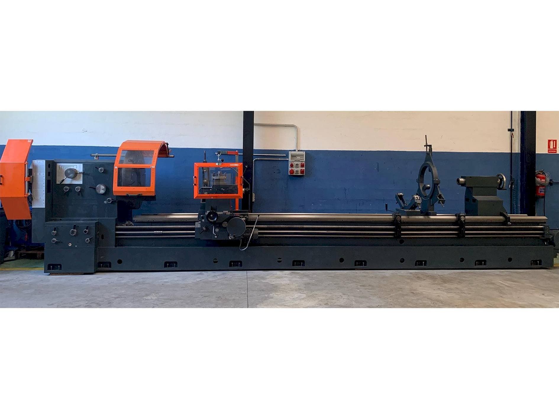 Vista Frontal  da Gurutzpe Super AT 600x6000  máquina