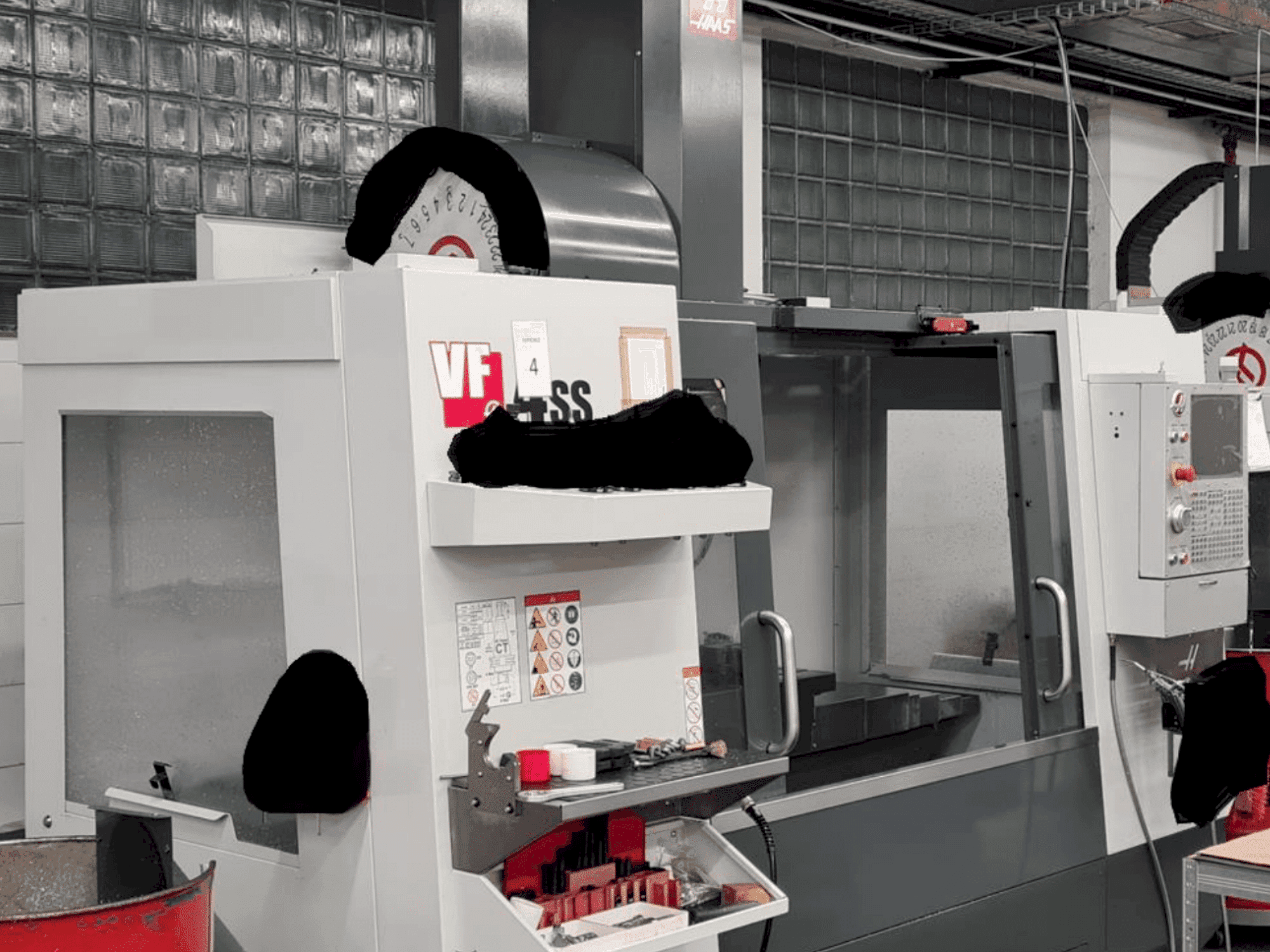Vista Frontal da HAAS VF-4SS máquina