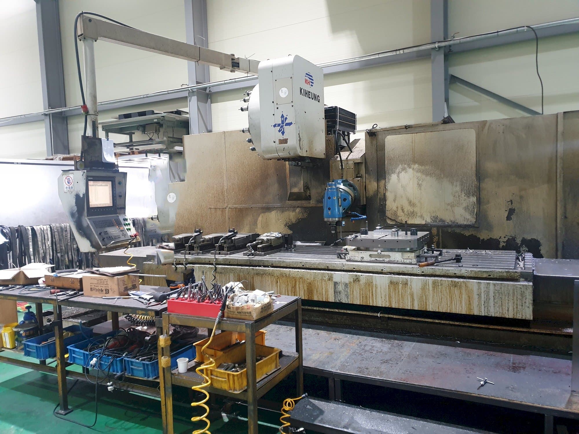 Vista Frontal  da KIHEUNG KNC-U1000  máquina