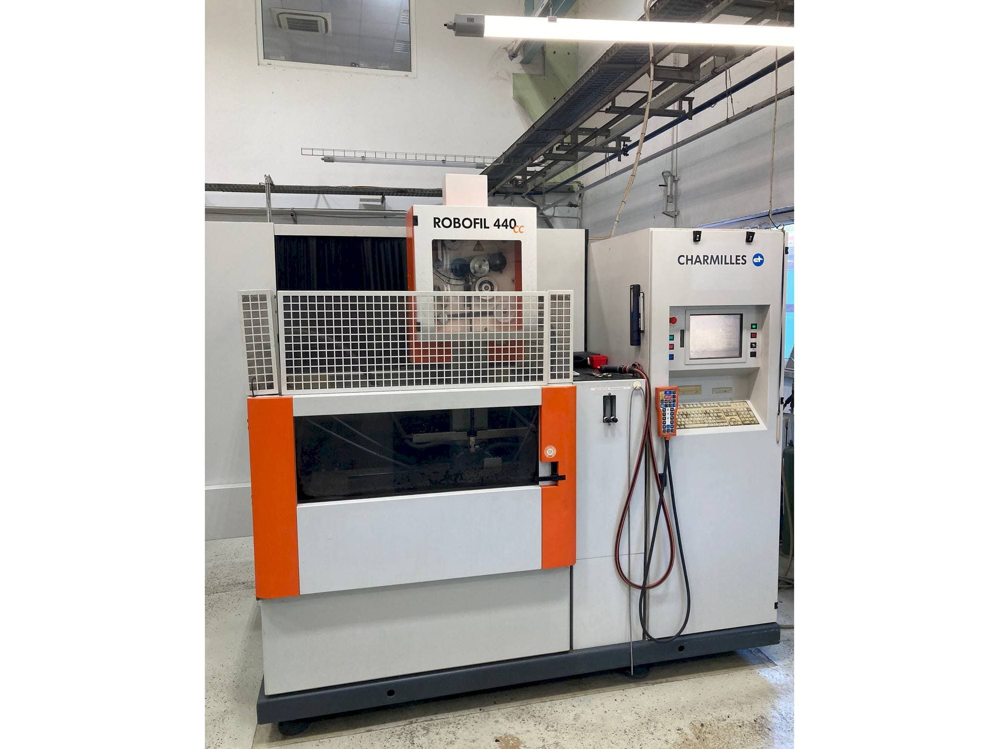 Vista Frontal da CHARMILLES Robofil 440 CC máquina