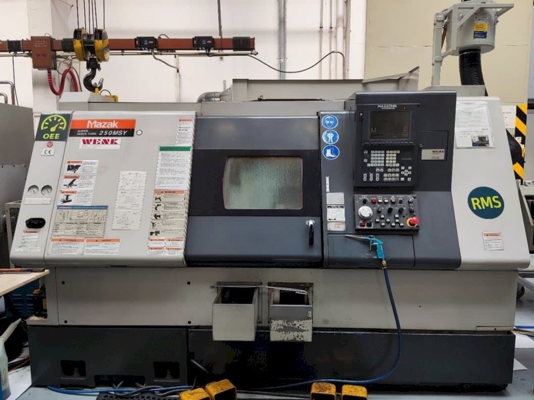 Vista Frontal da Mazak SQT-250 MSY máquina