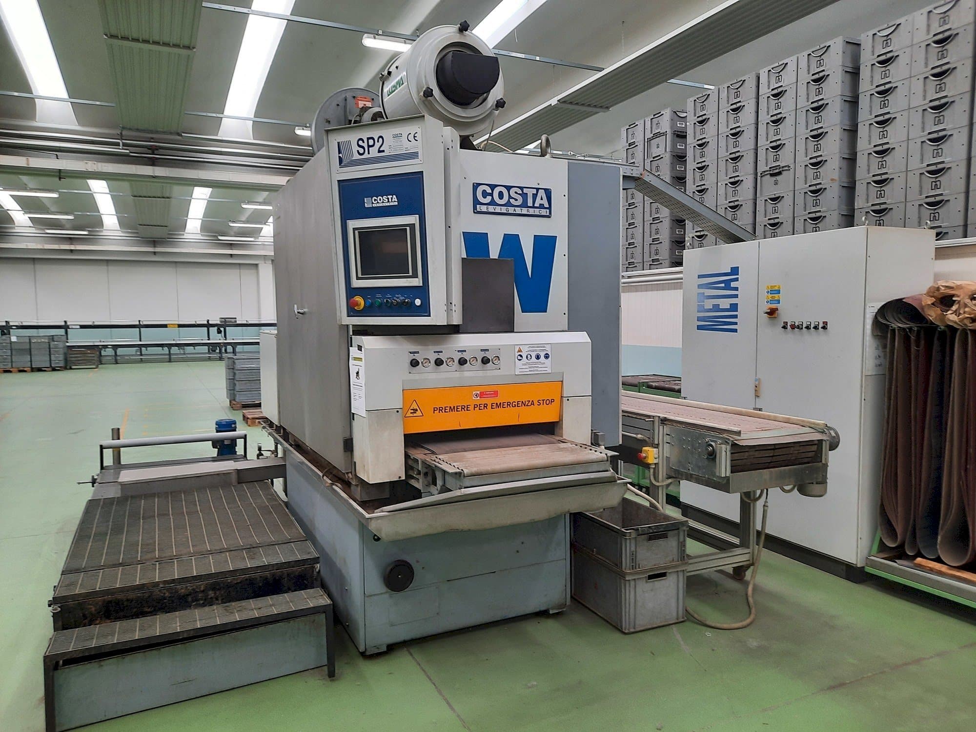 Vista Frontal da Costa CCCC 600 máquina