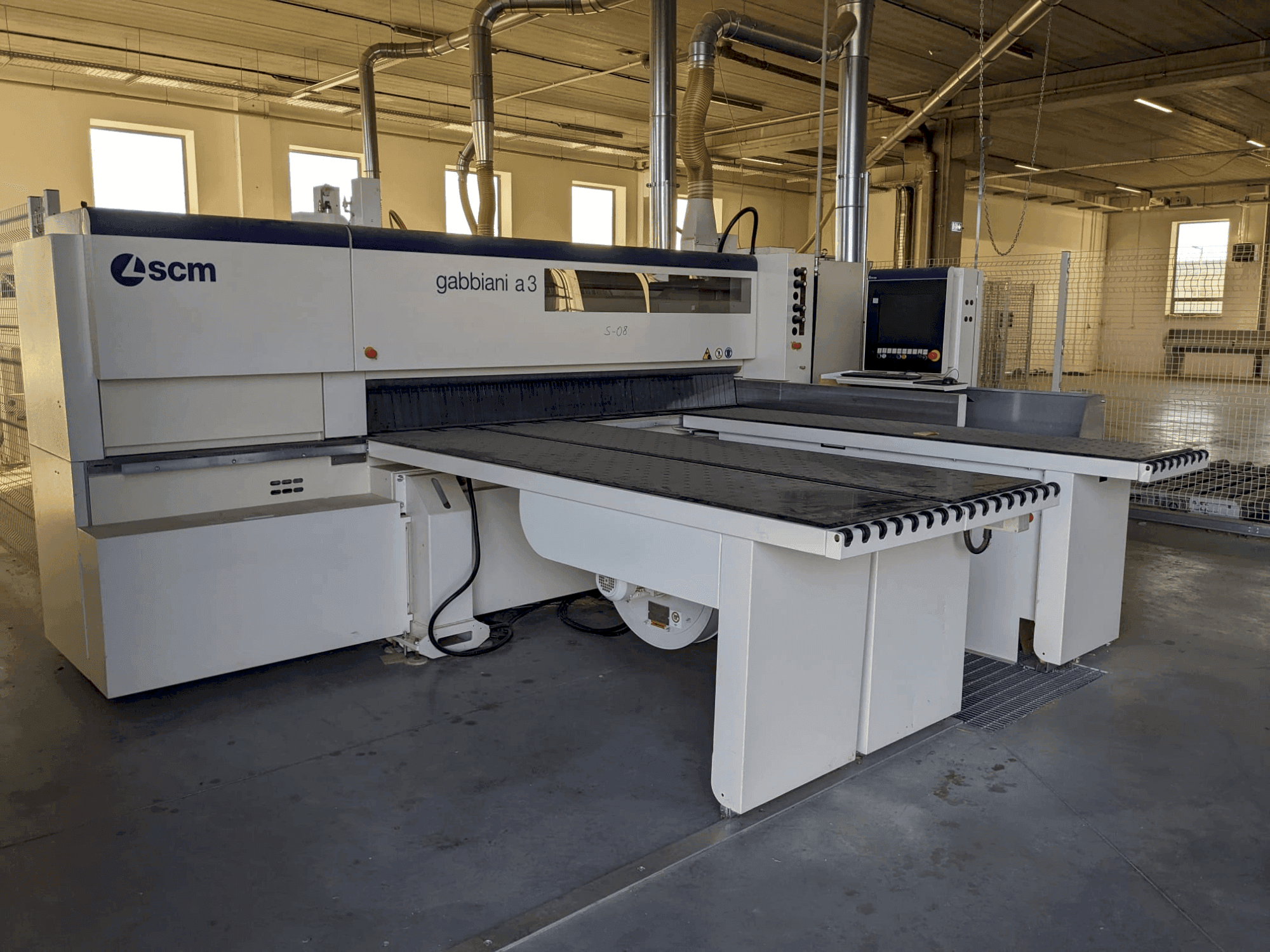 Vista Frontal da SCM Gabbiani A3 130 máquina