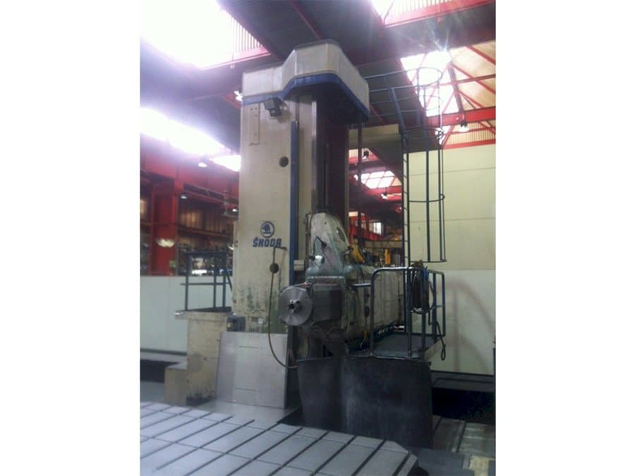 Vista Frontal da SKODA WD 160 B máquina