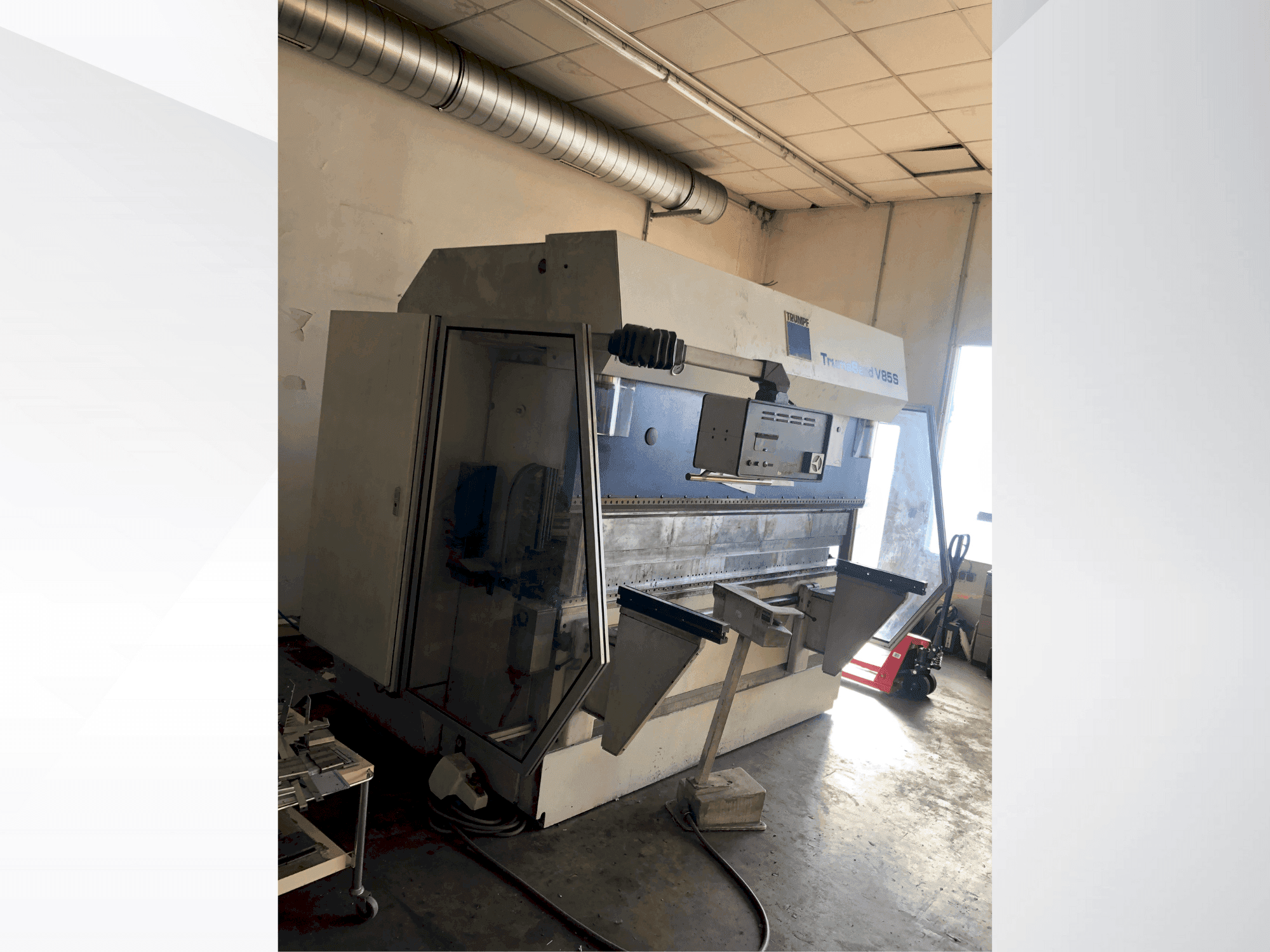 Vista Frontal da TRUMPF TrumaBend V85S máquina