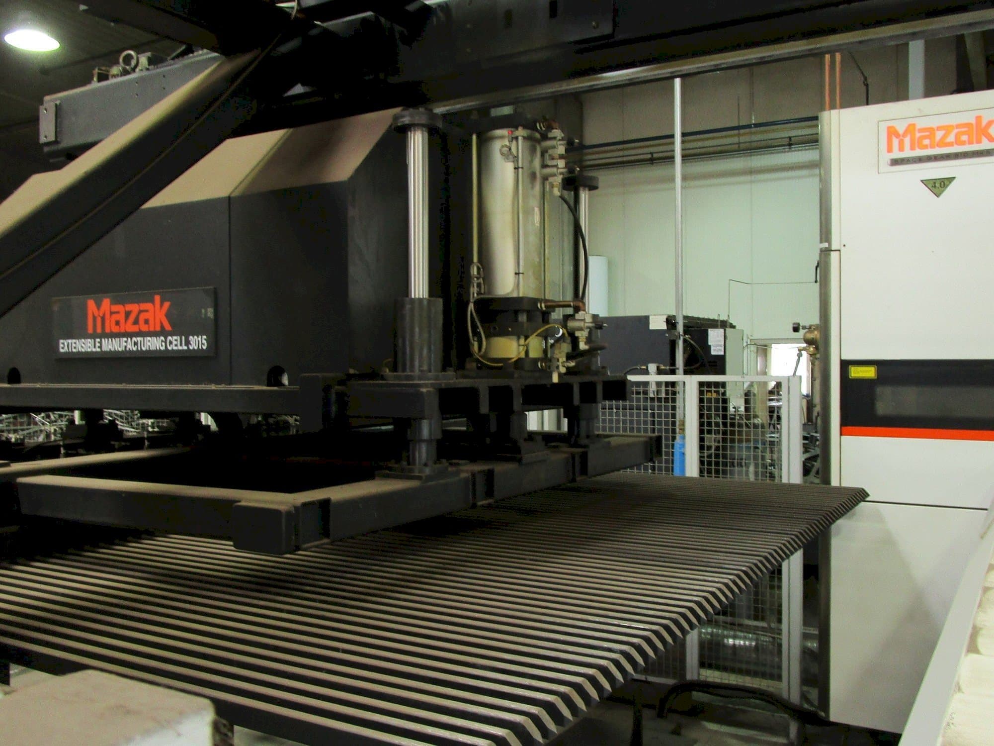 Vista Frontal da Mazak Space Gear 510 MKII 4kW máquina