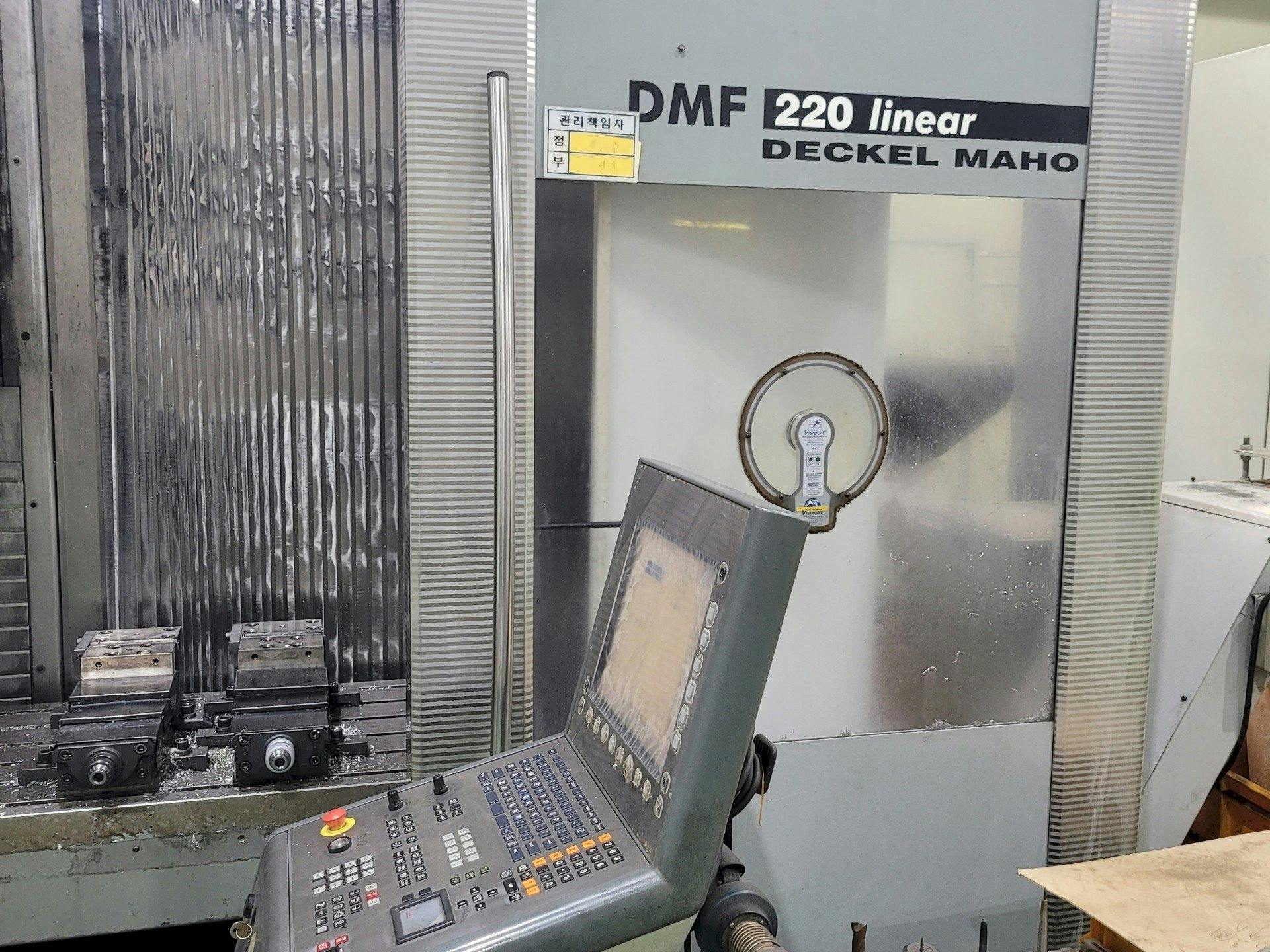 Vista Frontal  da DECKEL MAHO DMF 220 Linear  máquina