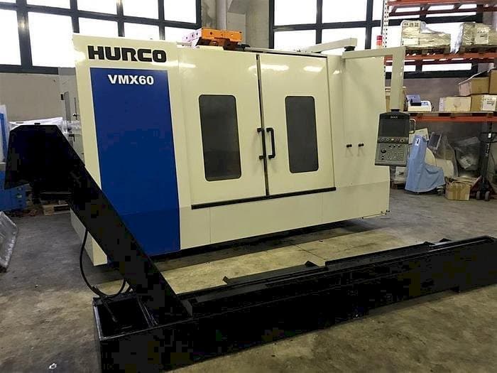 Vista Frontal da Hurco VMX 60 máquina