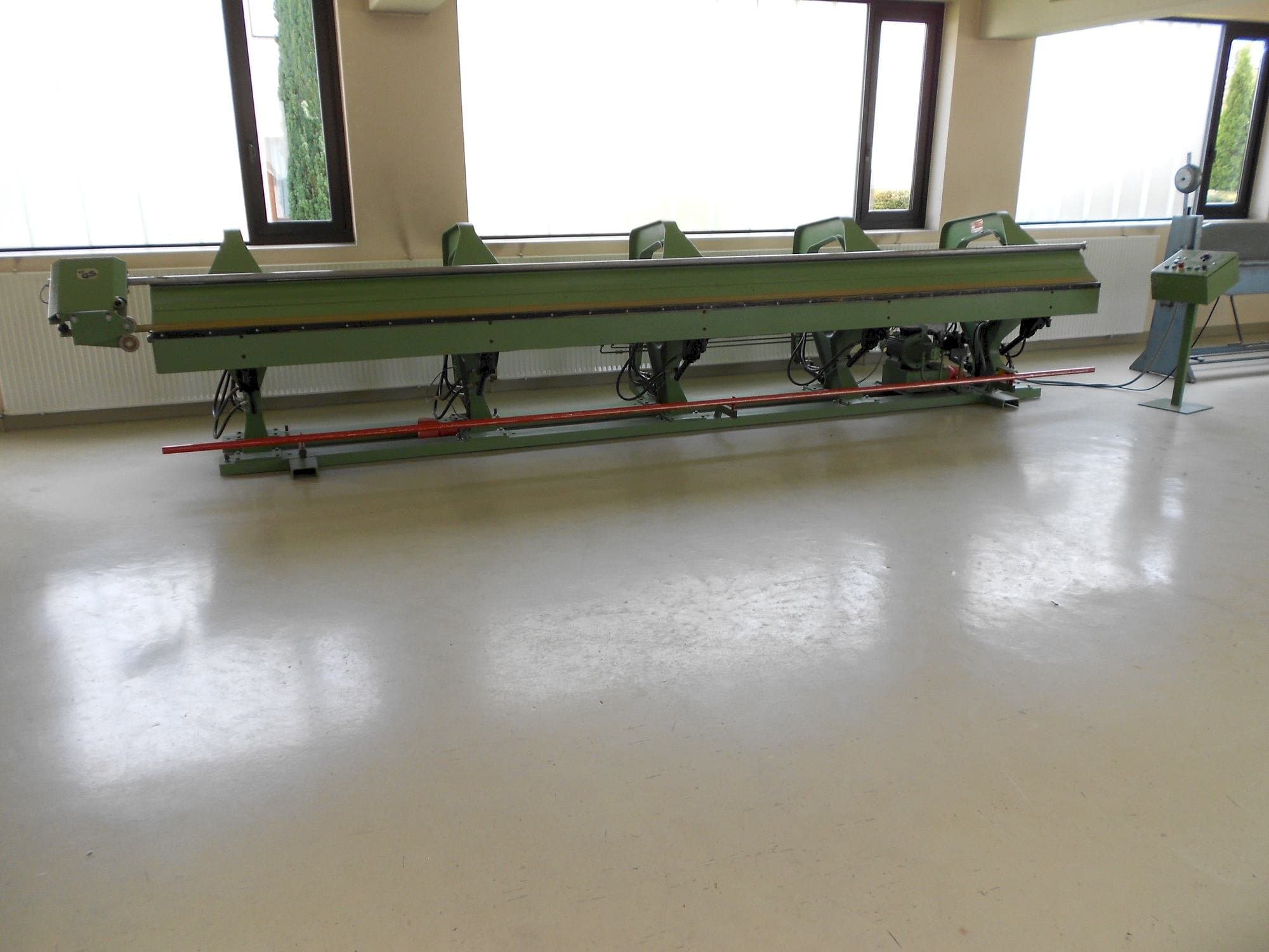 Vista Frontal da Biegmeister BMTH 6.125 máquina