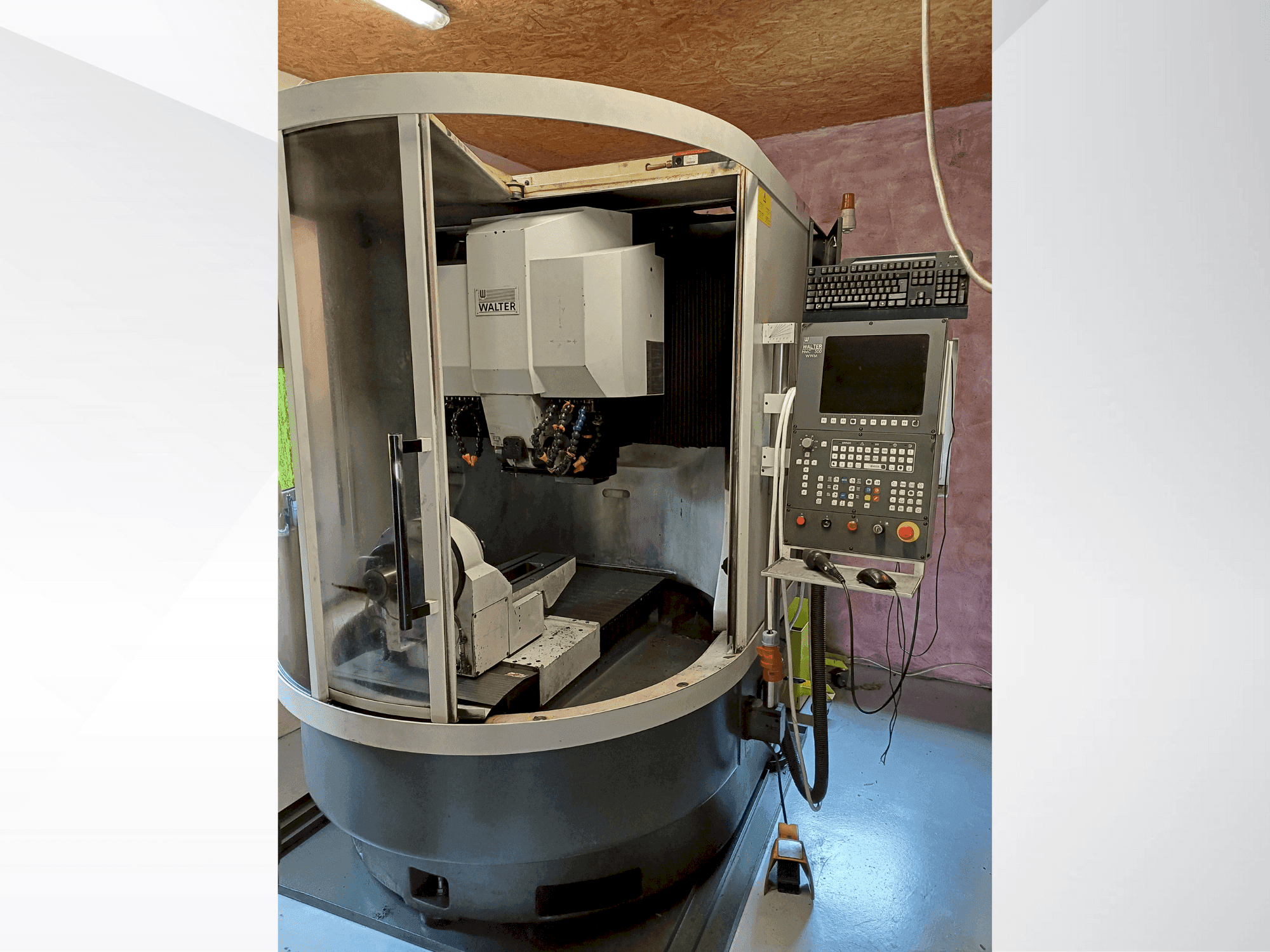 Vista Frontal da WALTER Helitronic Power Regrinder máquina