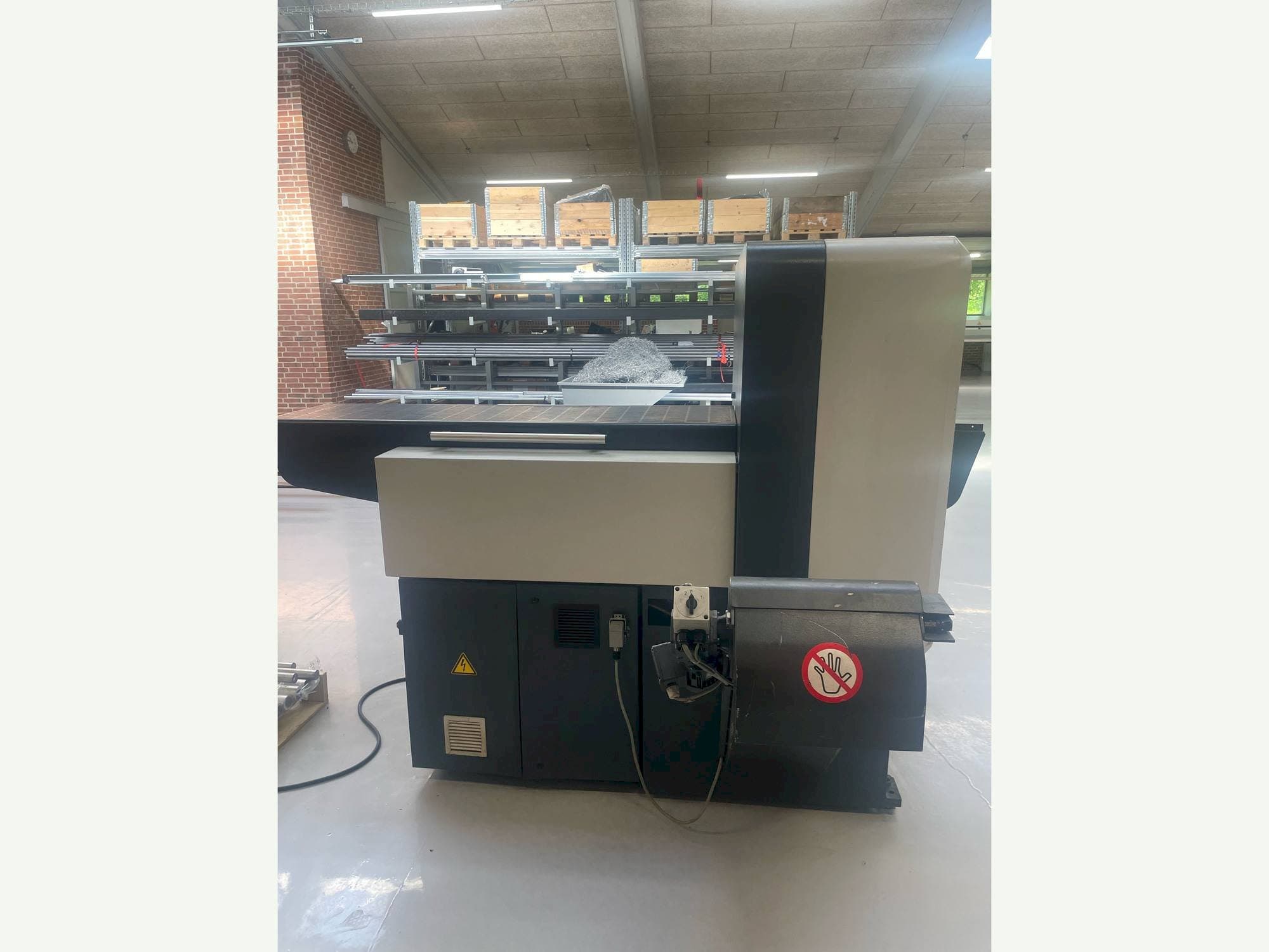 Vista Frontal da KASTO Verto A2 máquina