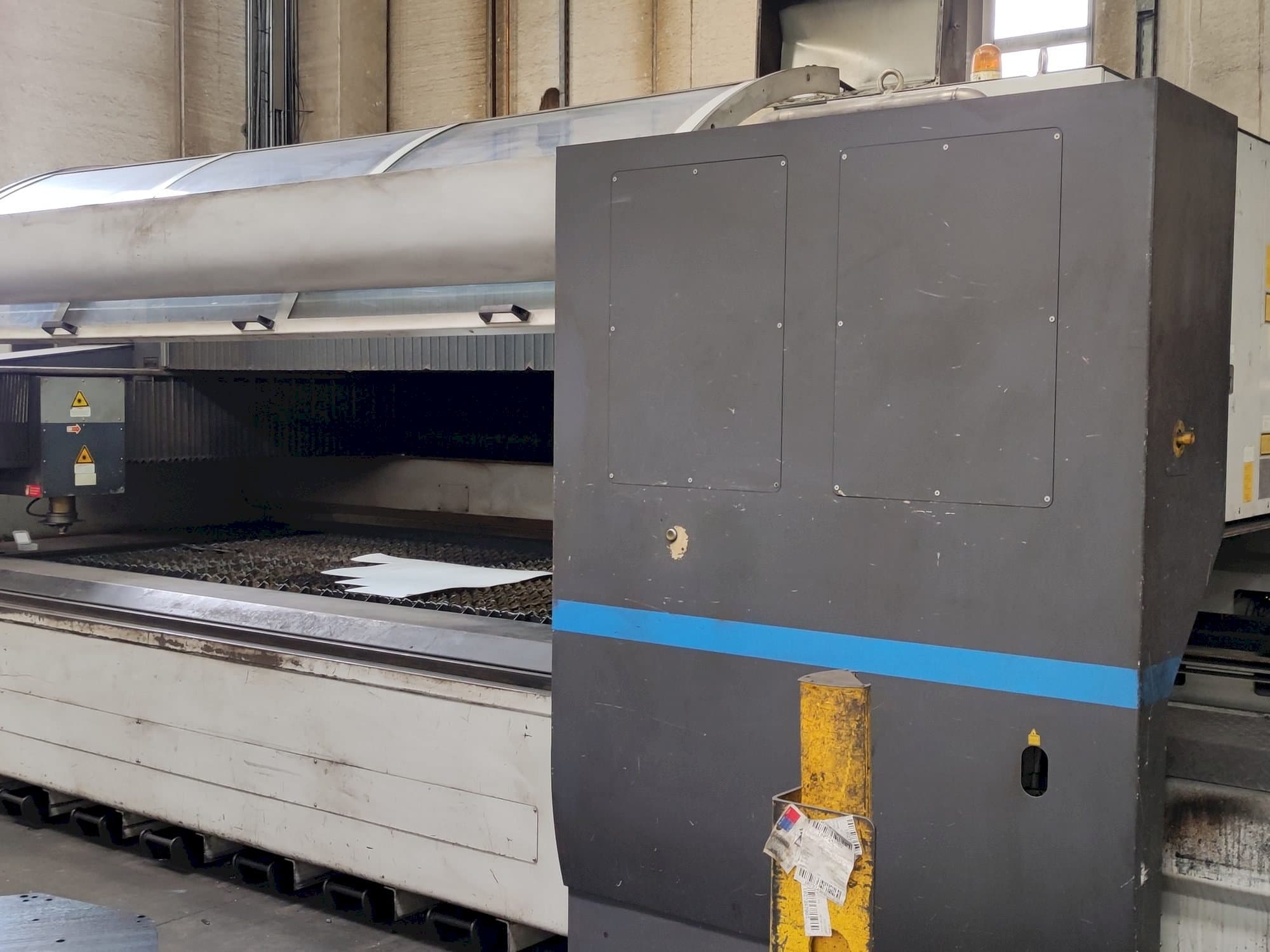 Vista Frontal da LVD AXEL 3015 S máquina