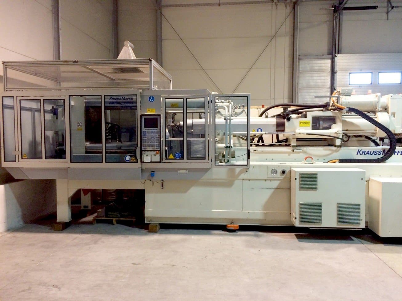 Vista Frontal da Krauss Maffei KM 280-1900 C3 máquina