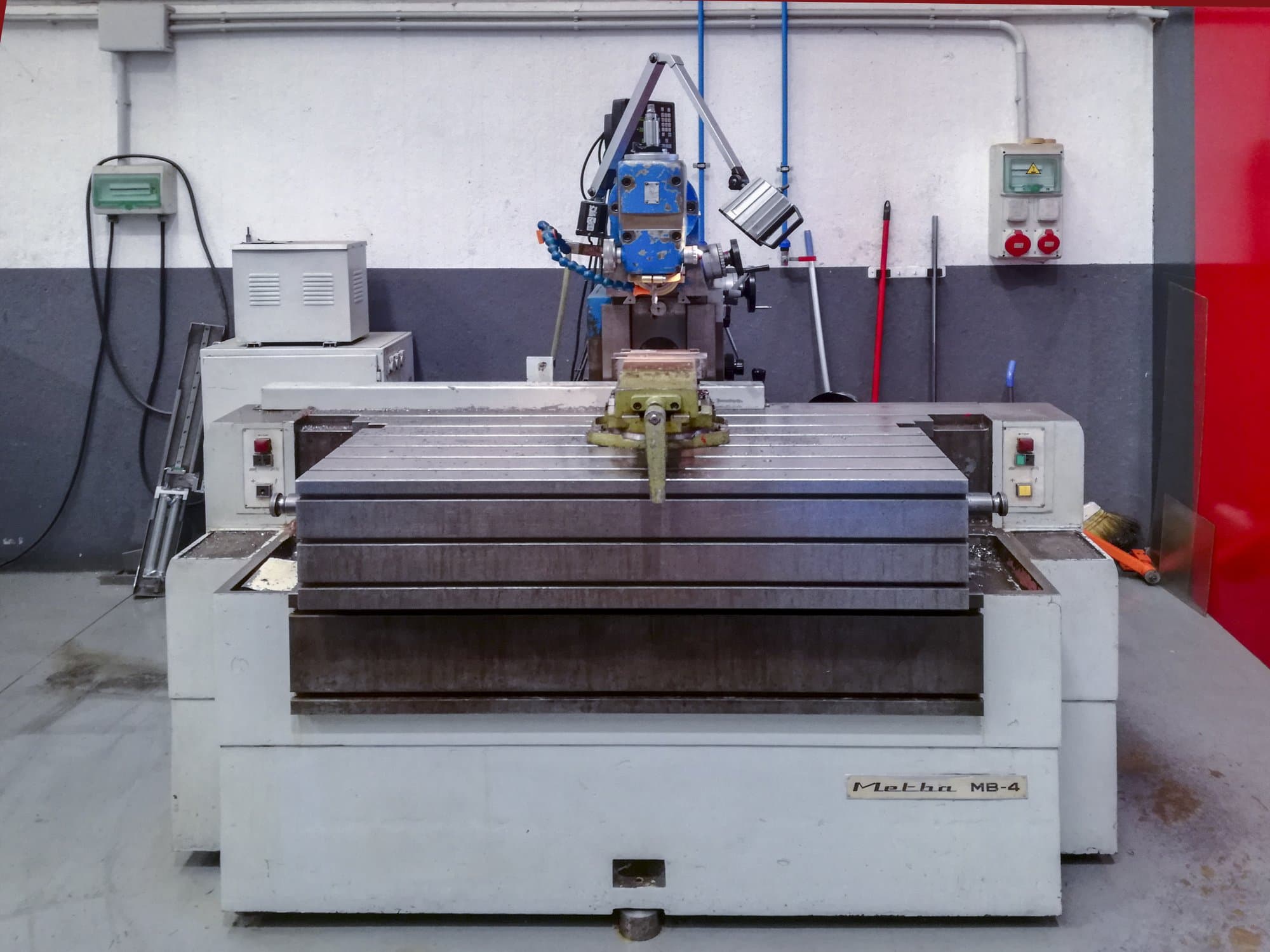 Vista Frontal da Metba MB-4 máquina