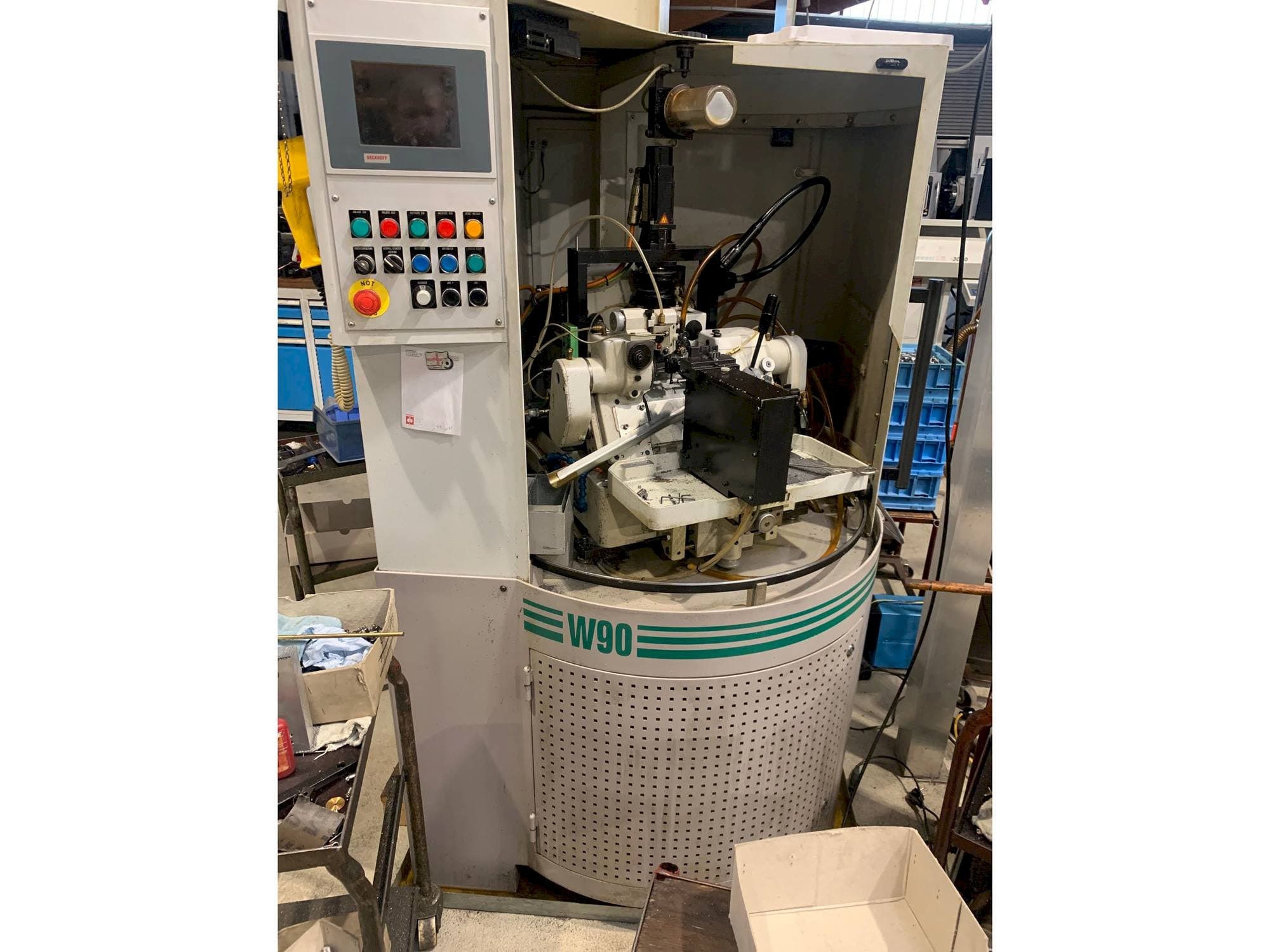 Vista Frontal da Lambert Wahli W 90 CNC máquina