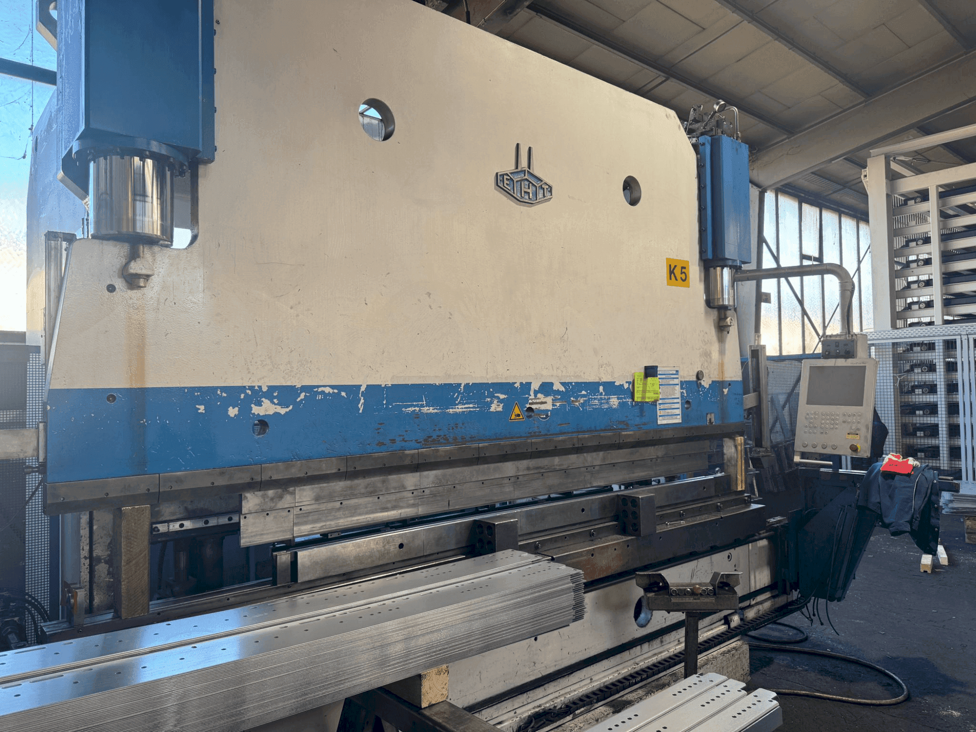 Vista Frontal da EHT EHPS 20-35 máquina