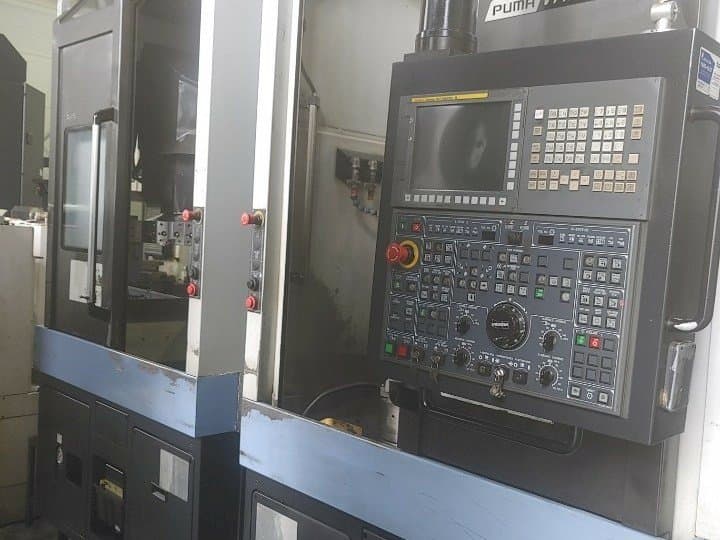 Vista Frontal da Doosan VT450 2SP máquina