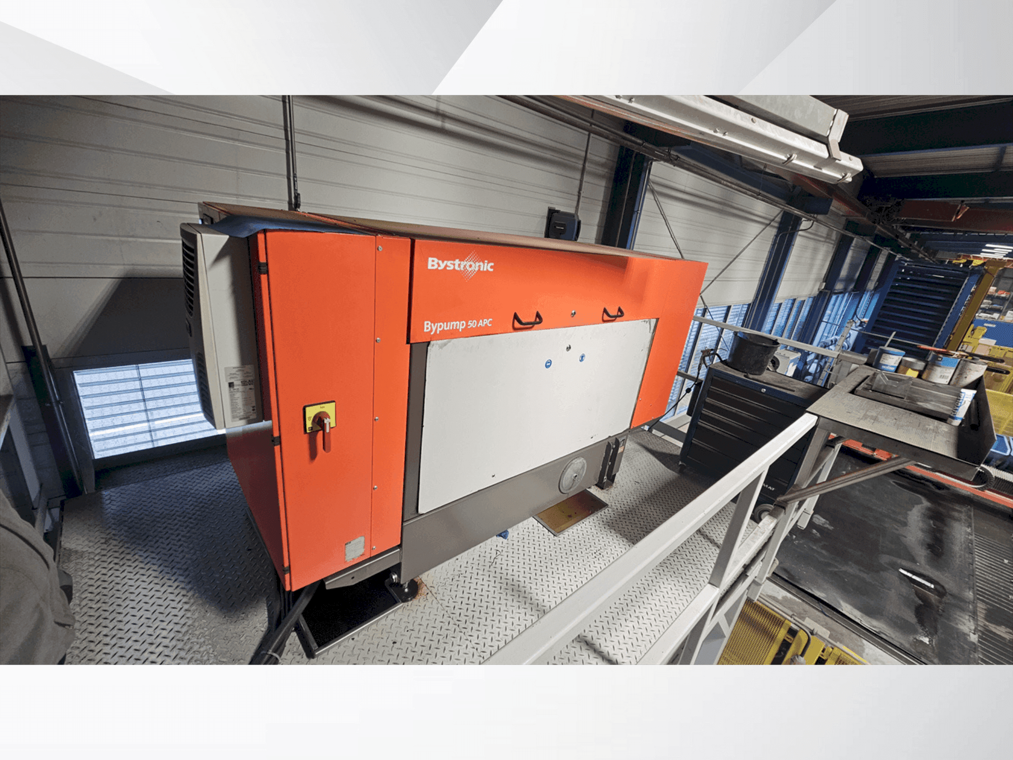 Vista Frontal  da Bystronic Byjet 6030L  máquina