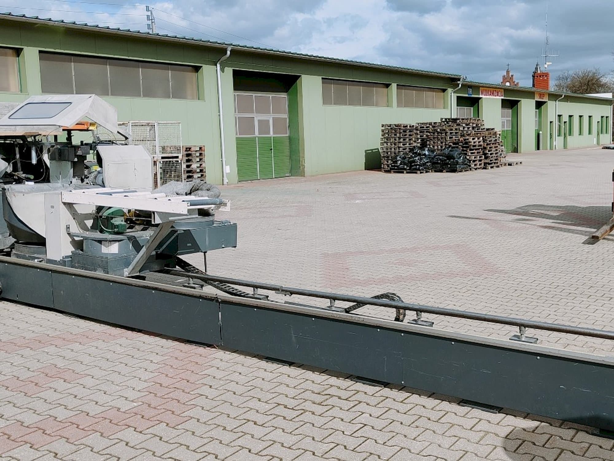 Vista Frontal da Elumatec DG 244/2 máquina