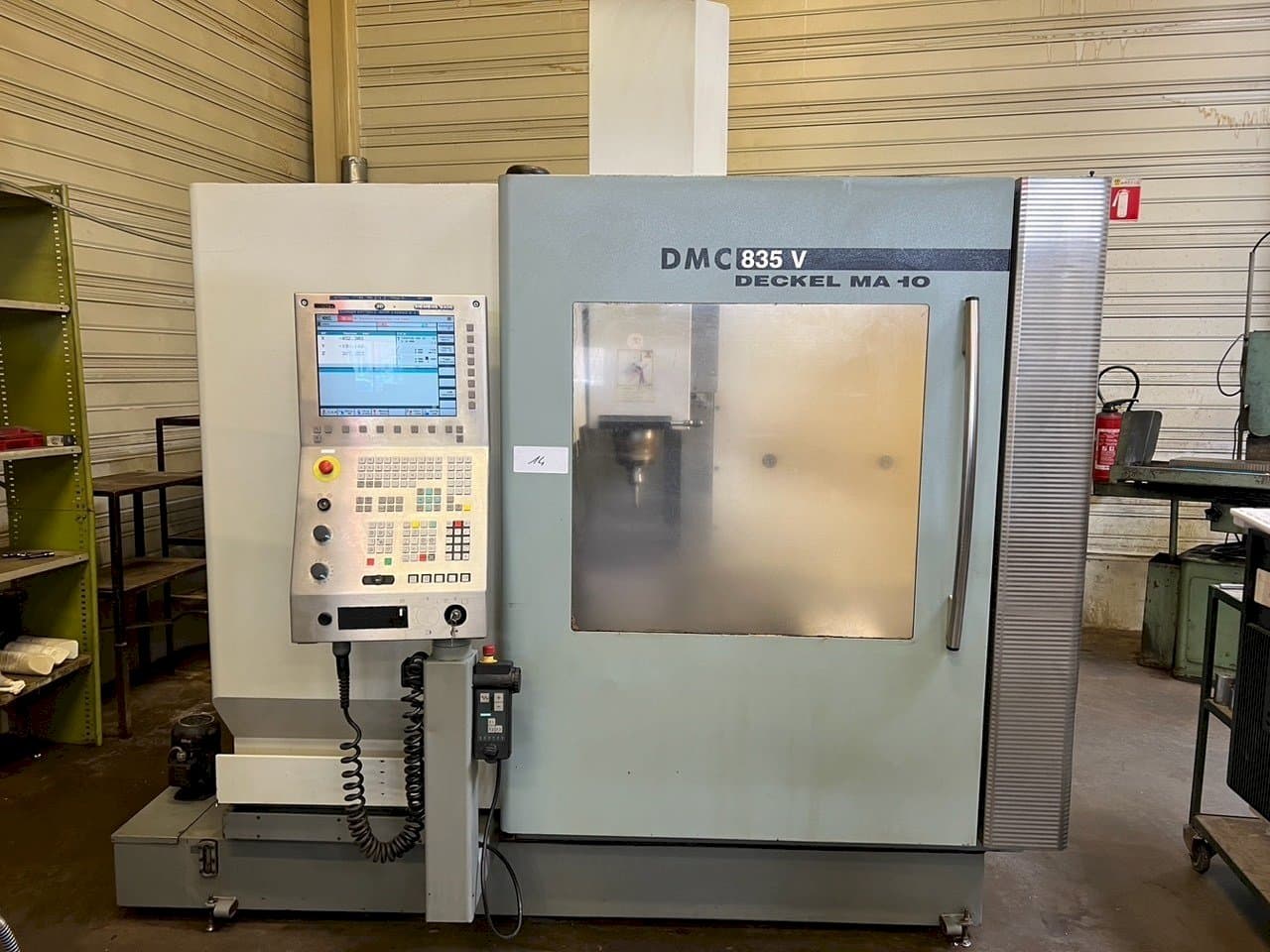 Vista Frontal da DMG DMC 835 máquina