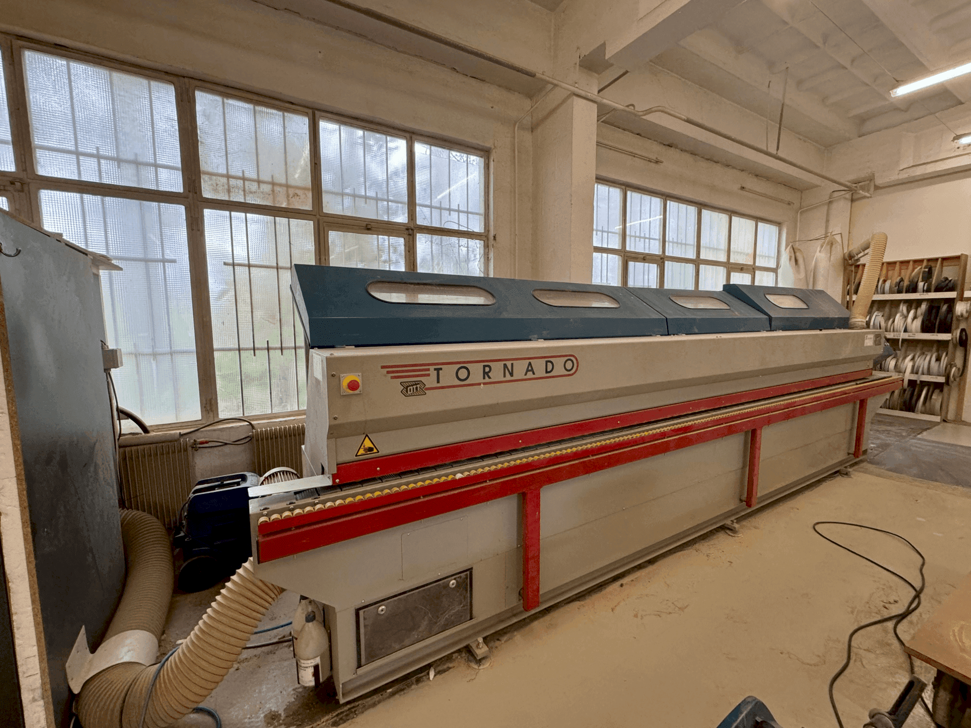 Vista Frontal  da OTT Tornado  máquina