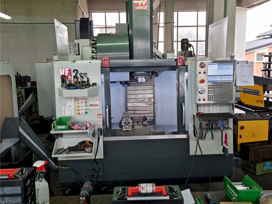 Vista Frontal da HAAS VF-2SS máquina