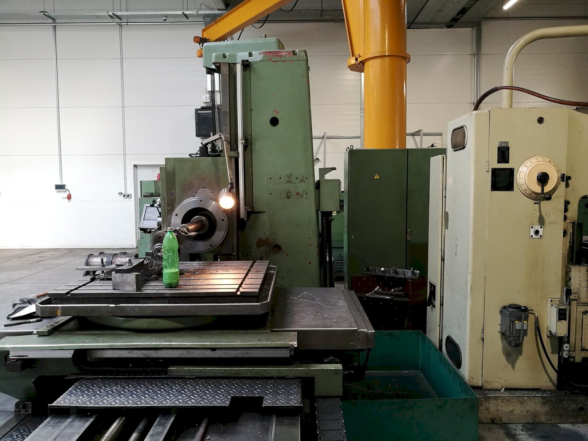 Vista Frontal  da TOS WHN 9B  máquina