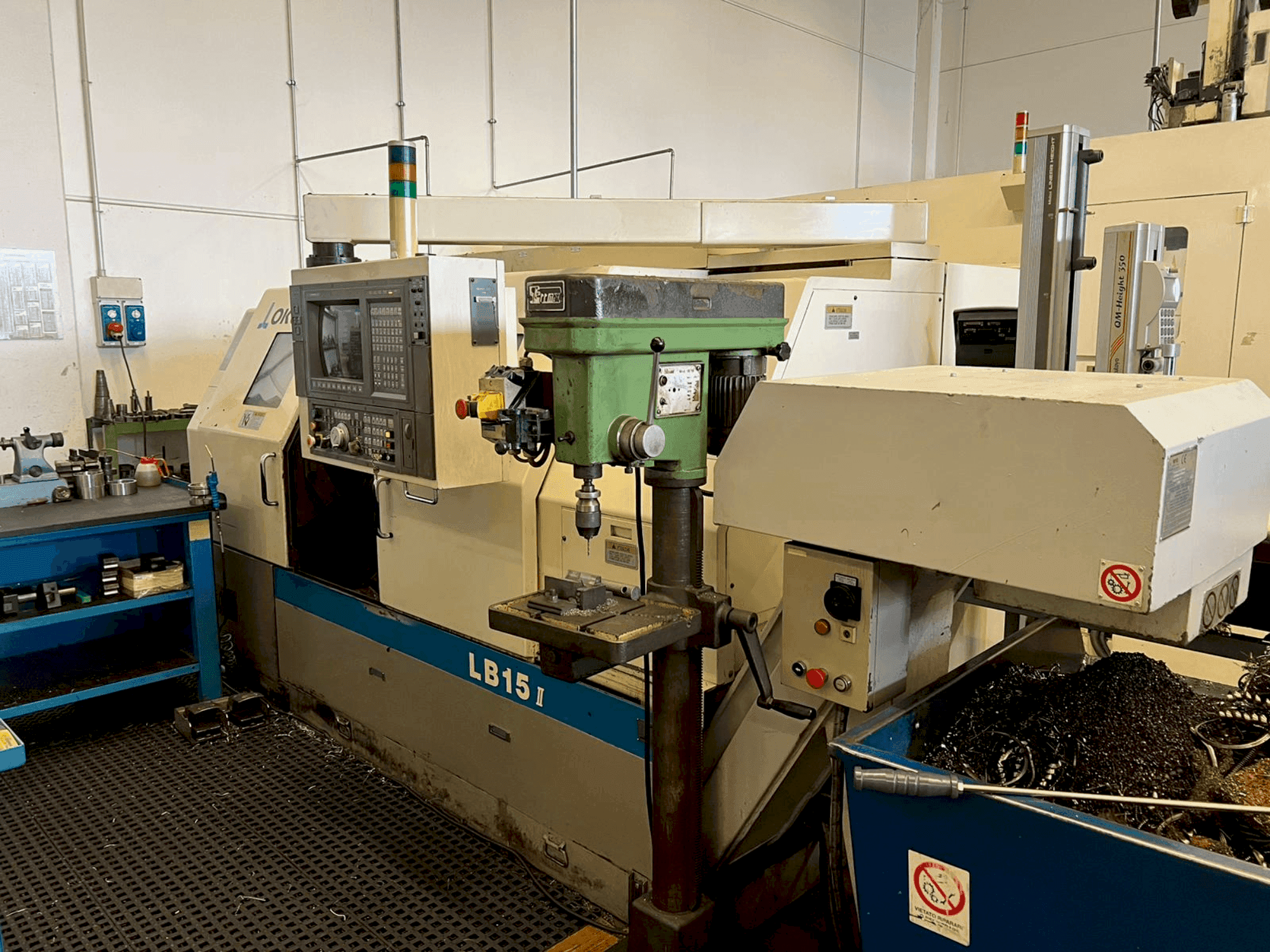 Vista Frontal da Okuma LB15-II máquina