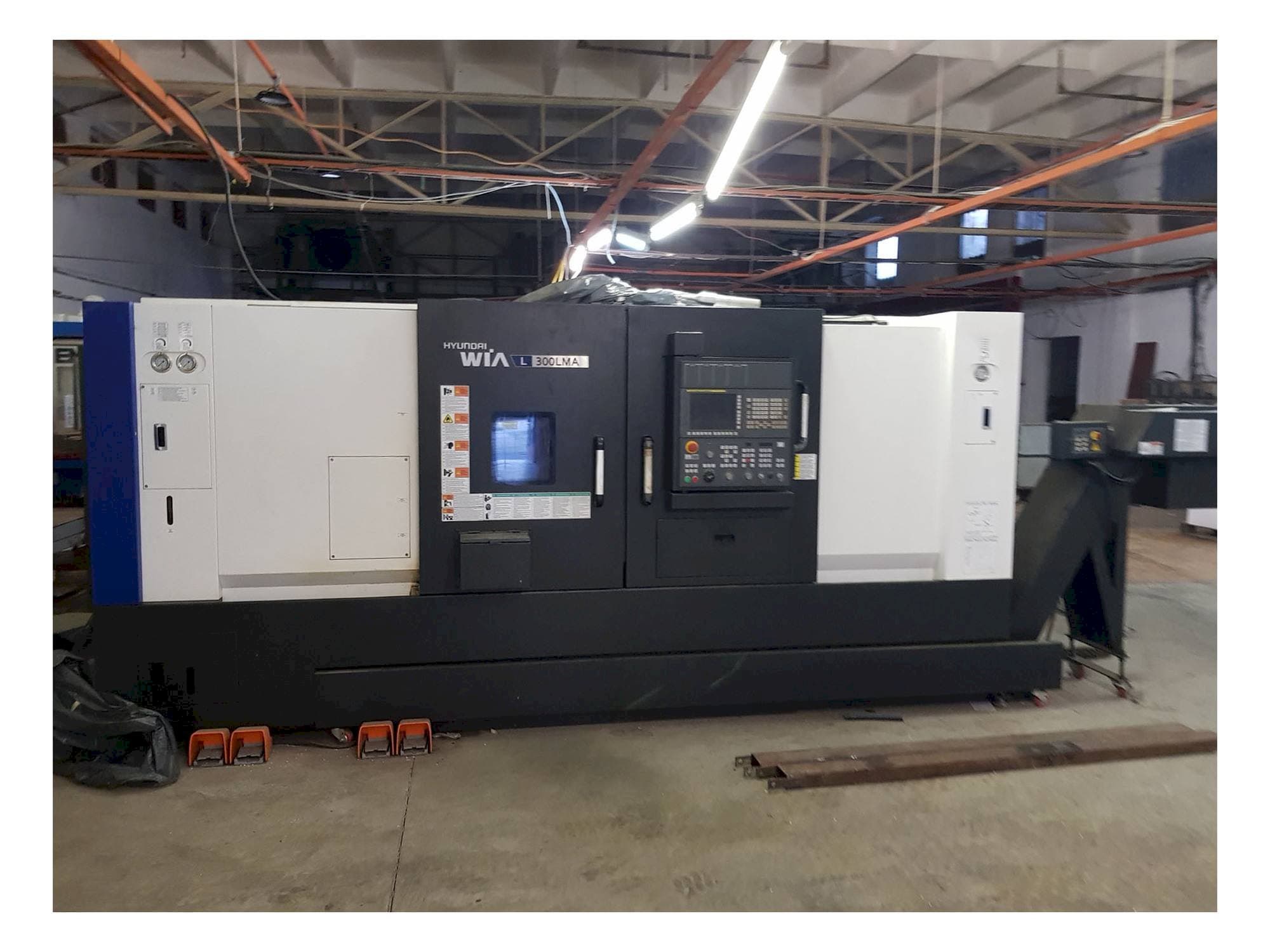 Vista Frontal da Hyundai Wia L300LMA máquina