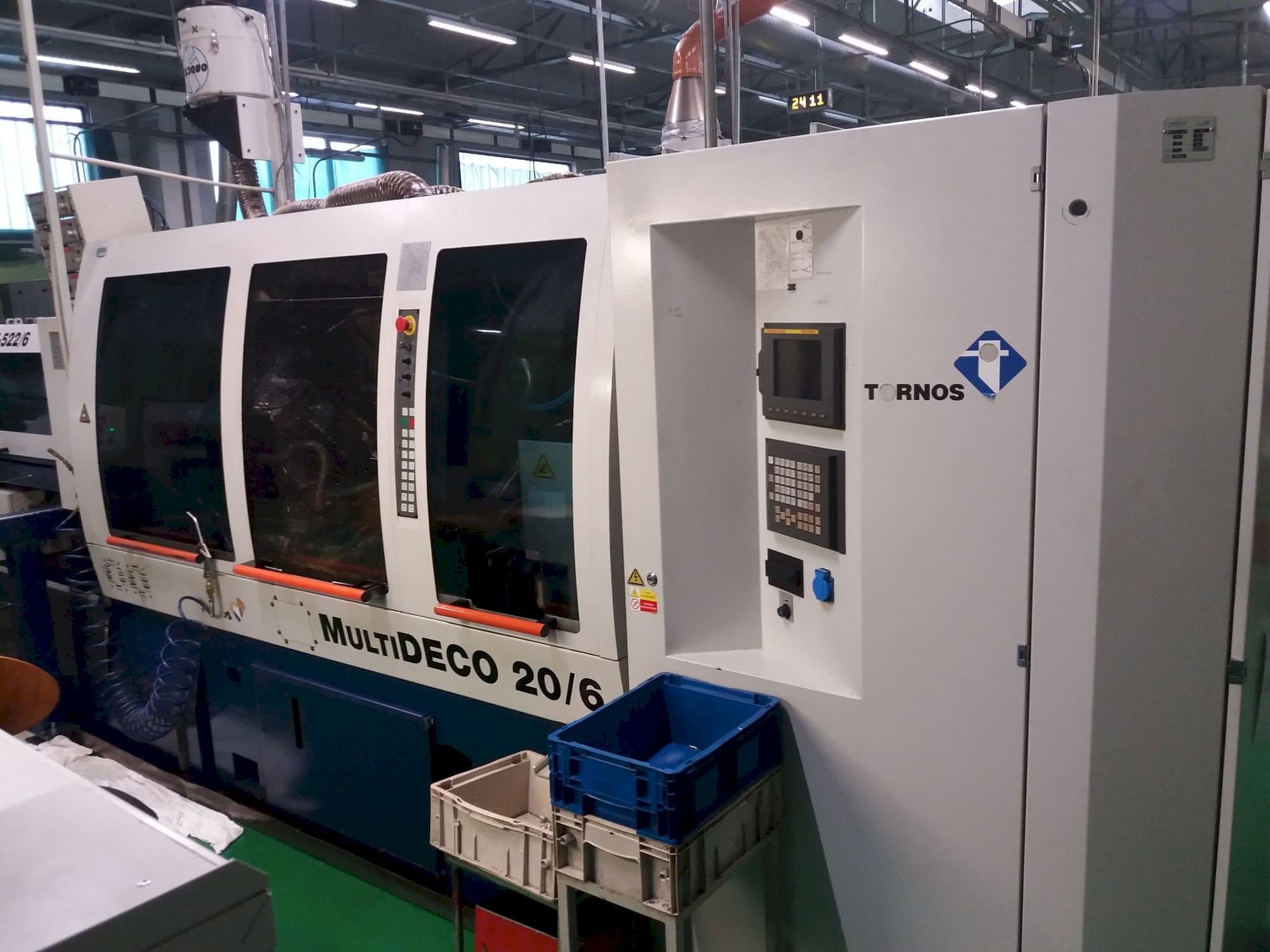 Vista Frontal da Tornos Multideco 26/6 máquina