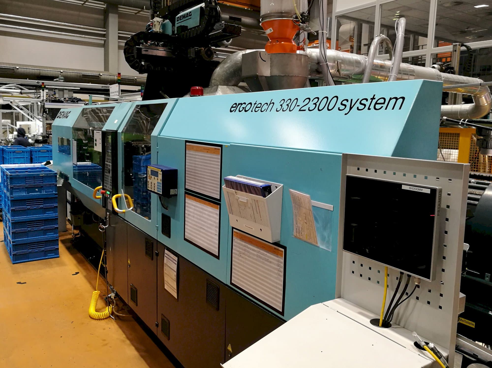 Vista Direita da DEMAG Ergotech 330-2300 máquina