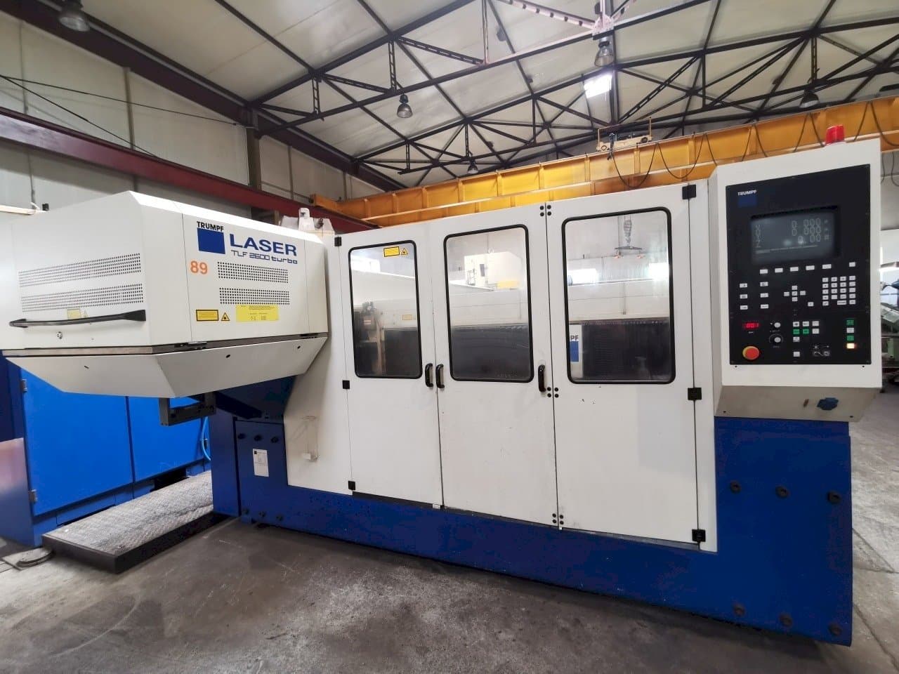 Vista Frontal  da Trumpf Trumatic L 4030  máquina