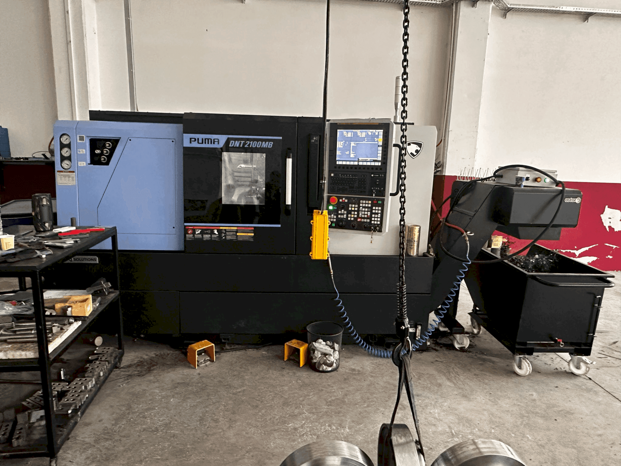 Vista Frontal da DN SOLUTIONS Puma DNT2100MB máquina