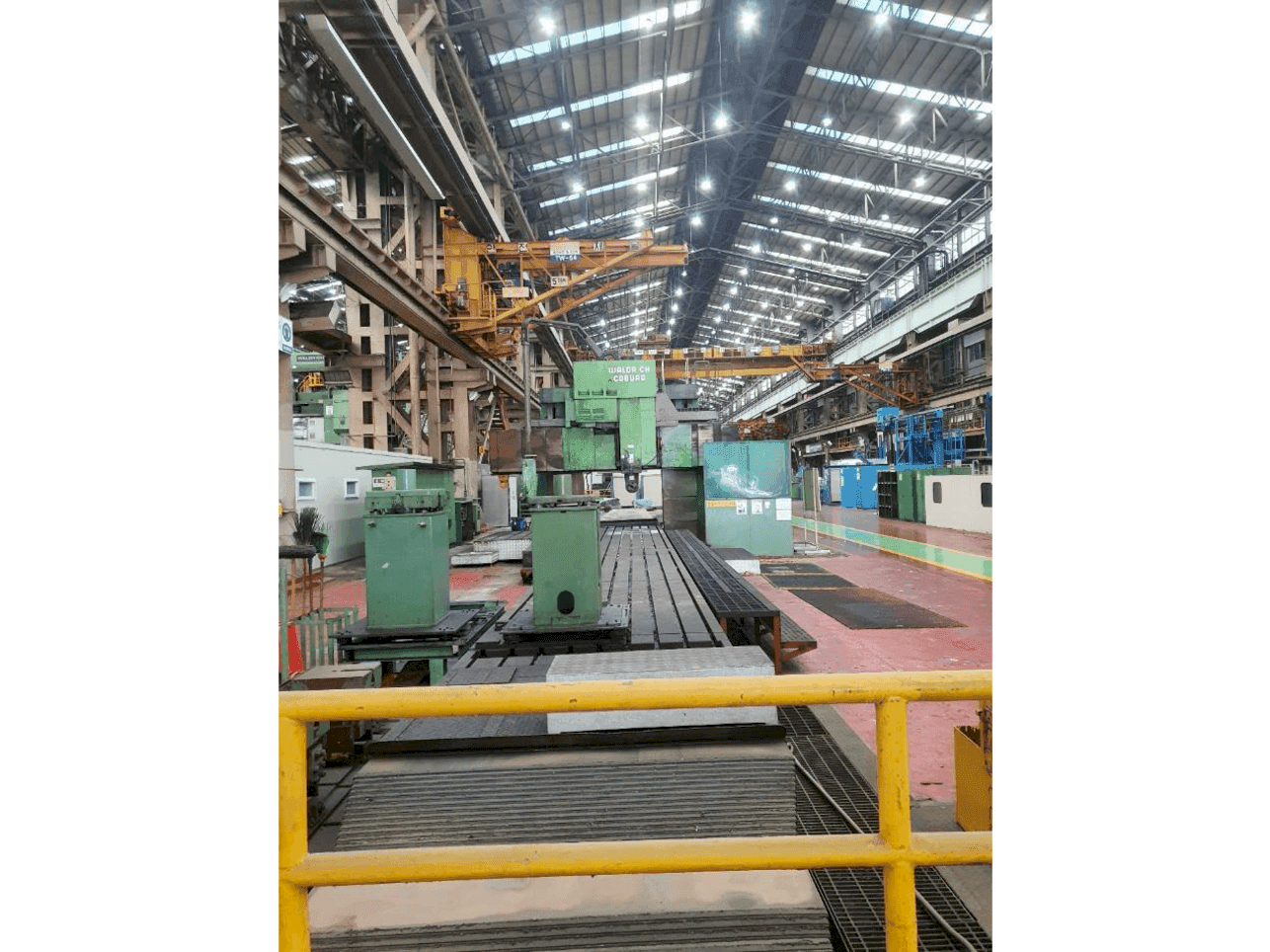 Vista Frontal da WALDRICH COBURG - máquina